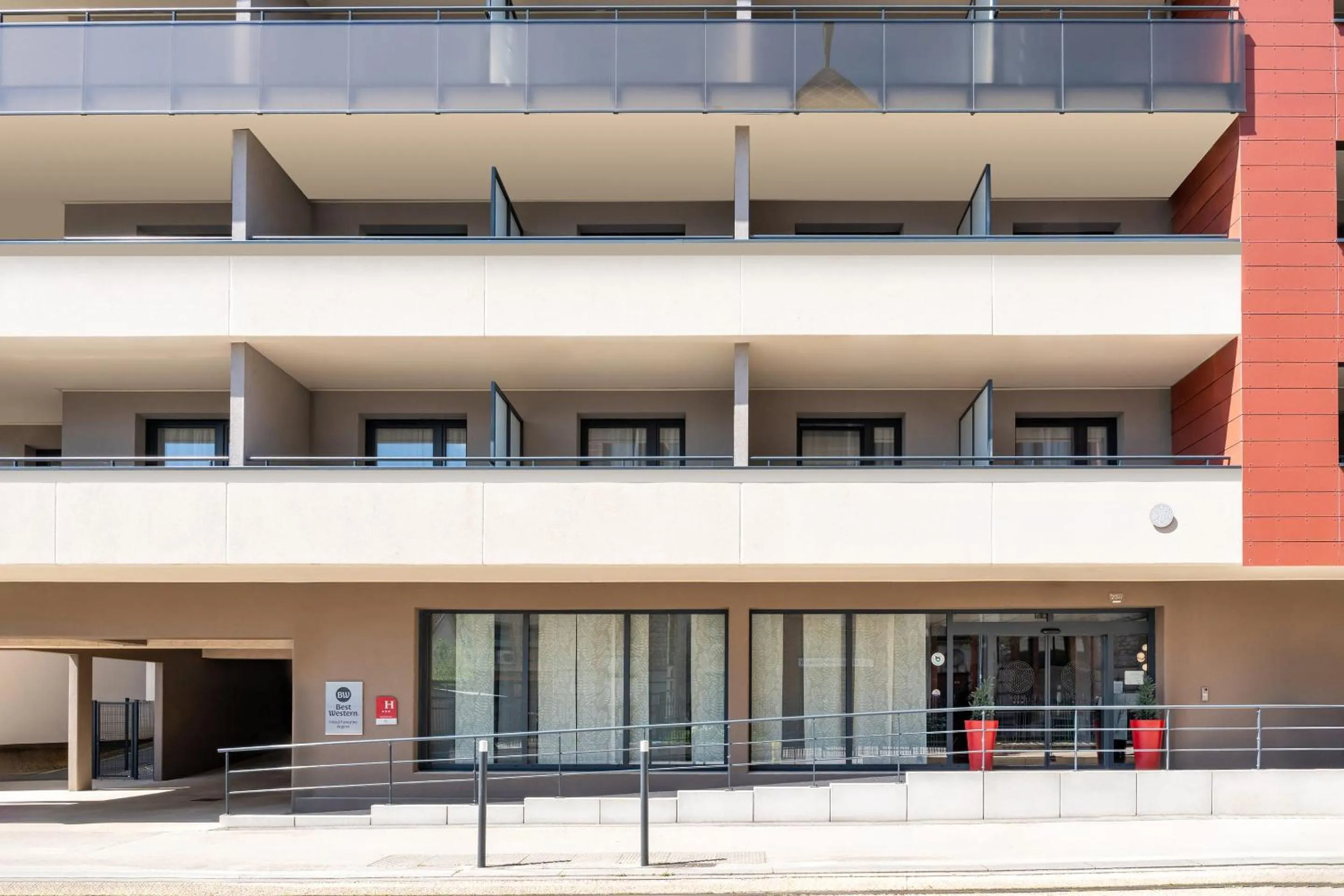 Property building in Best Western Hotel Fontaine Argent