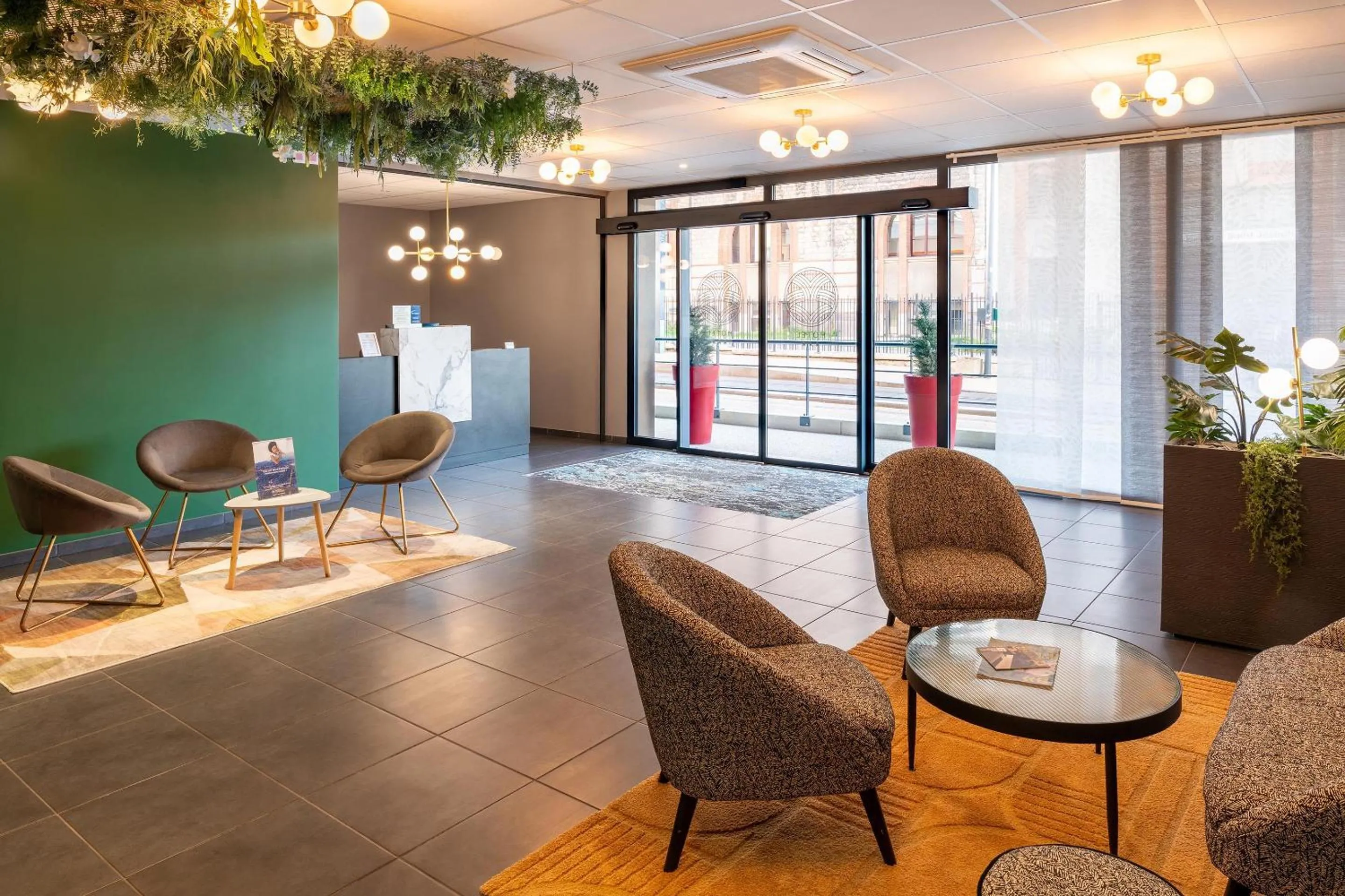 Lobby or reception in Best Western Hotel Fontaine Argent