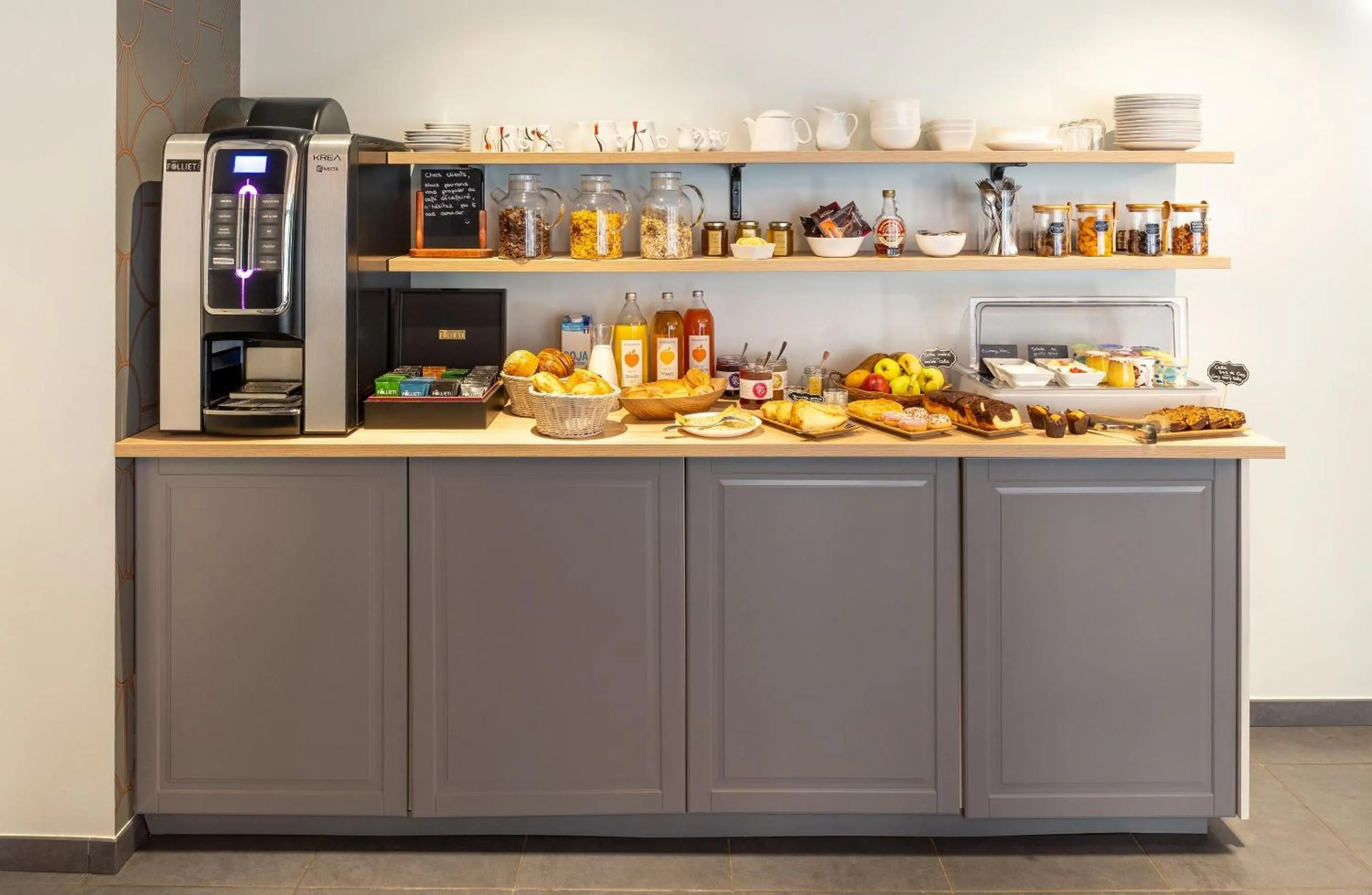 Breakfast in Best Western Hotel Fontaine Argent