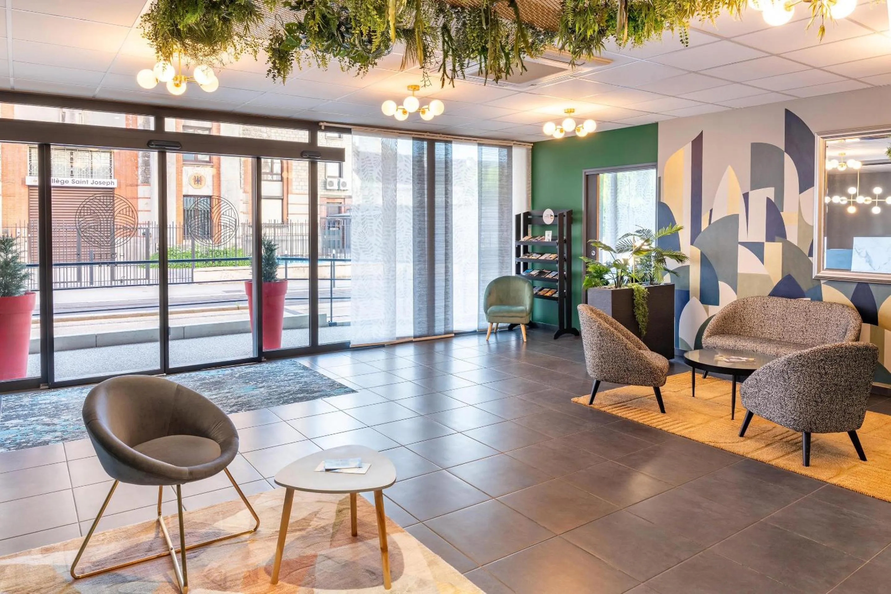 Lobby or reception in Best Western Hotel Fontaine Argent