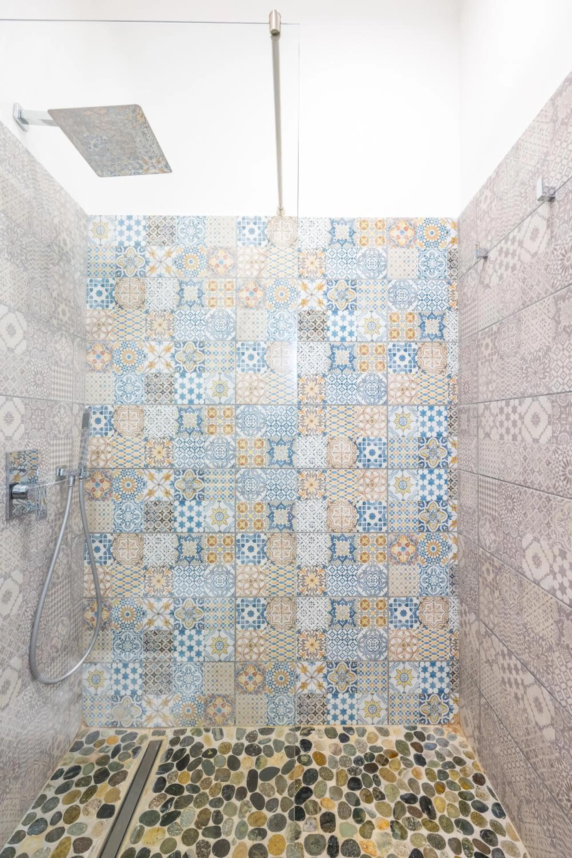 Shower in La Casa Di Bruno Napoli