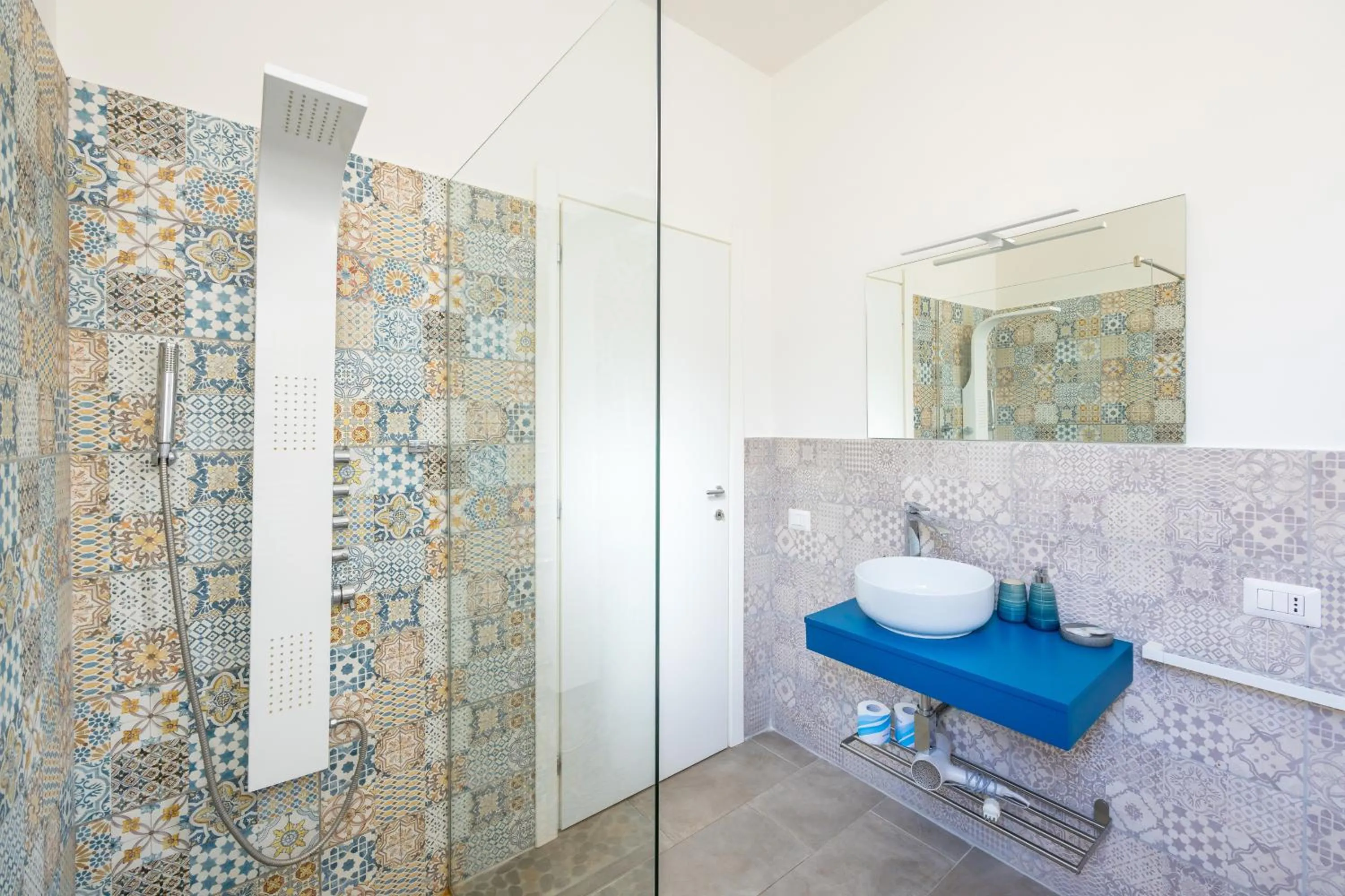 Shower in La Casa Di Bruno Napoli