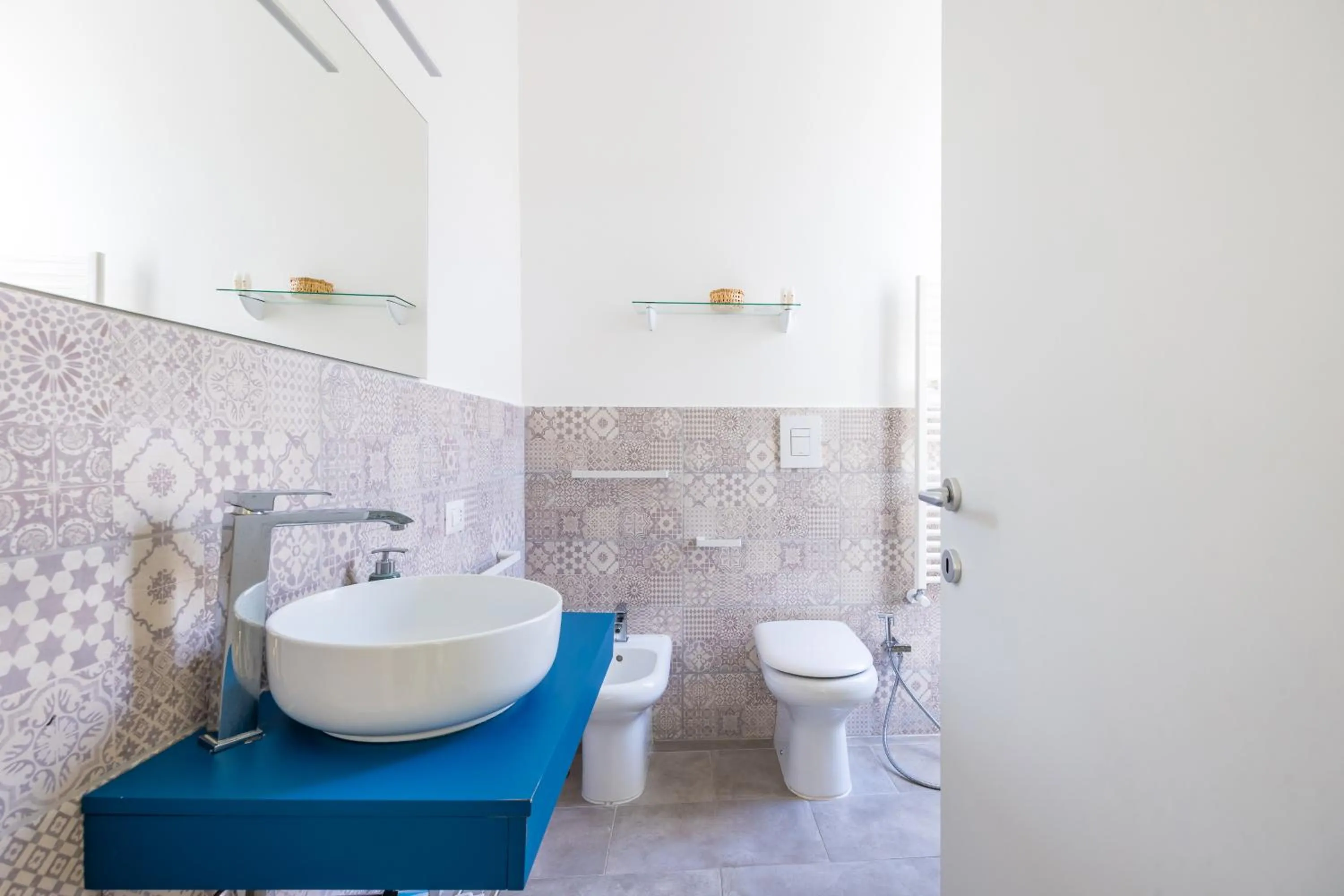 Shower in La Casa Di Bruno Napoli