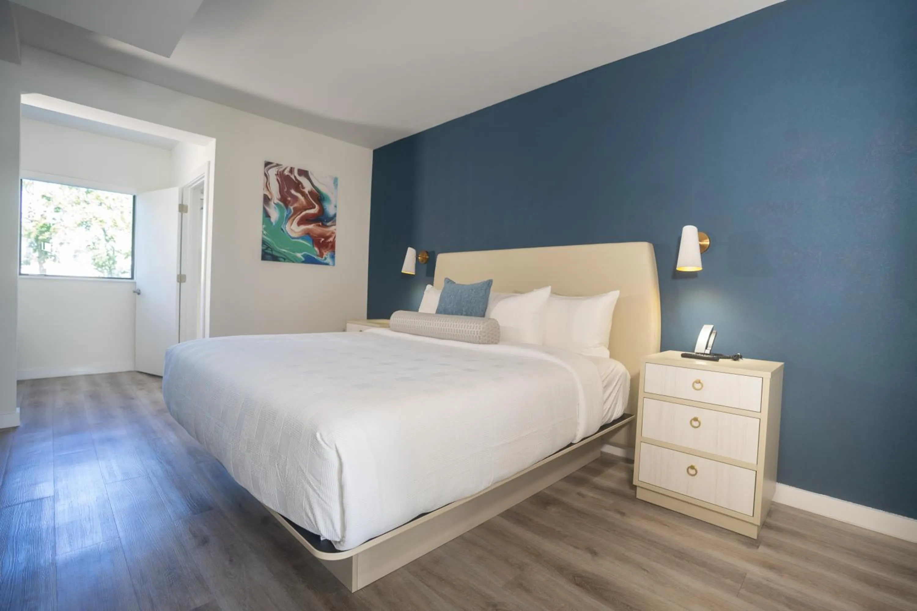 Photo of the whole room, Bed in DASKK Orlando Hotel near Universal Blvd, an Ascend Collection Hotel