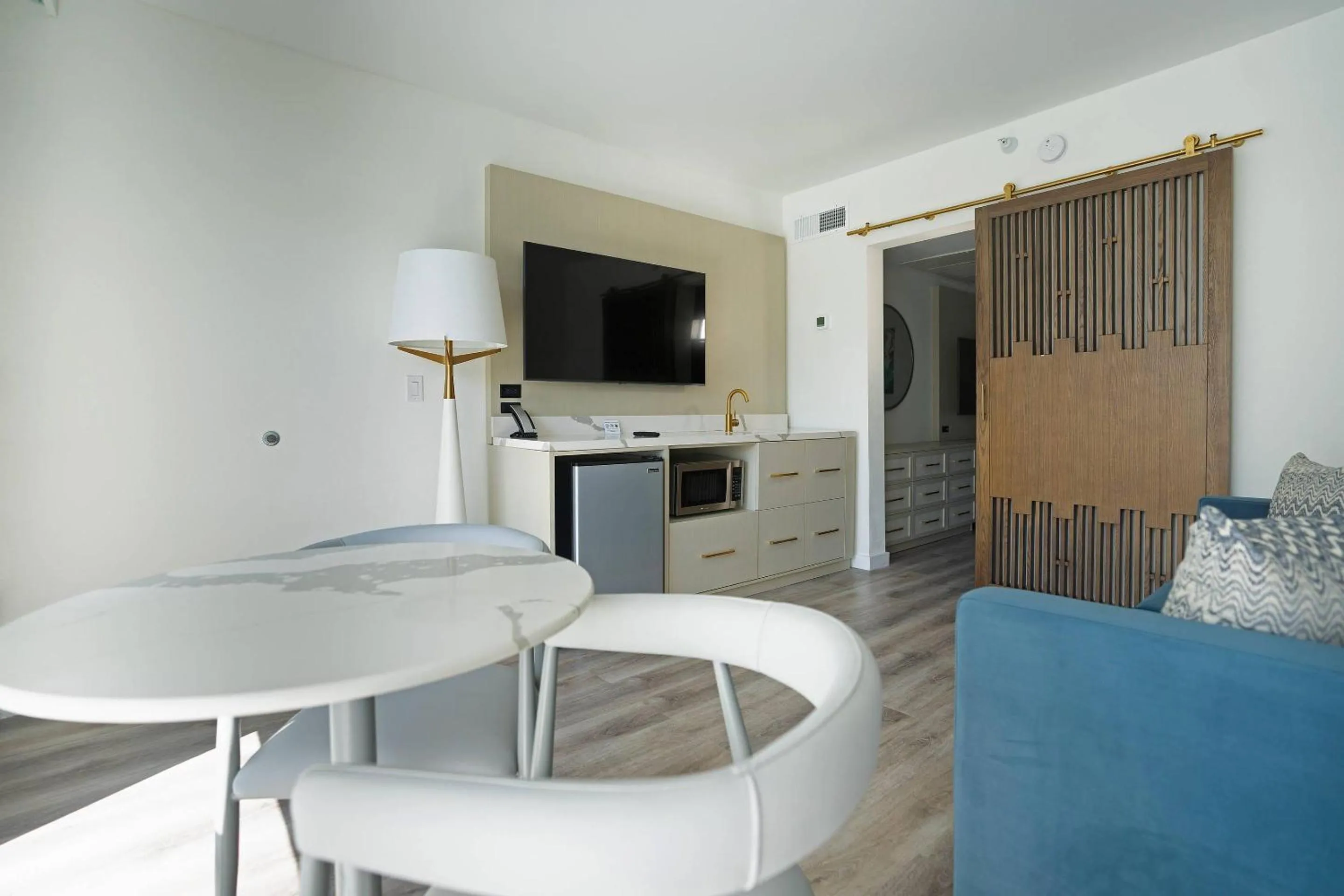 Bedroom in DASKK Orlando Hotel near Universal Blvd, an Ascend Collection Hotel