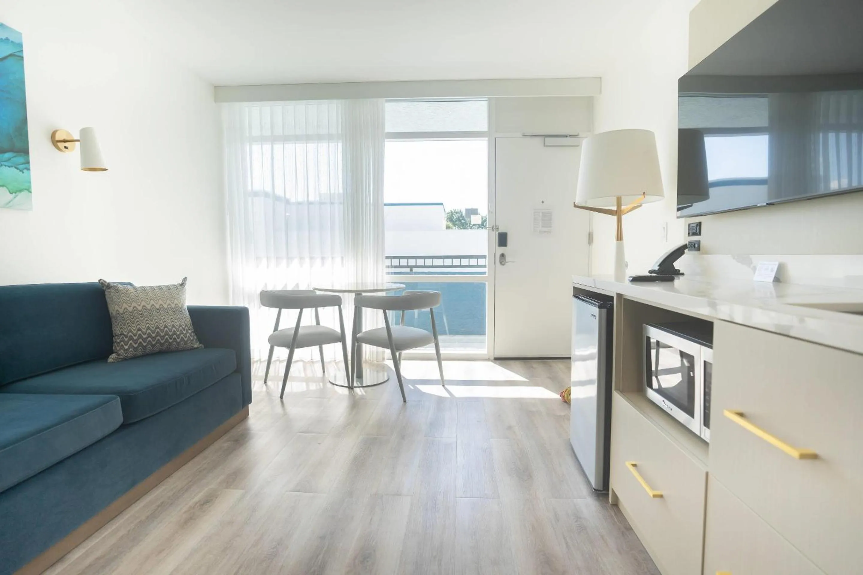 Bedroom in DASKK Orlando Hotel near Universal Blvd, an Ascend Collection Hotel