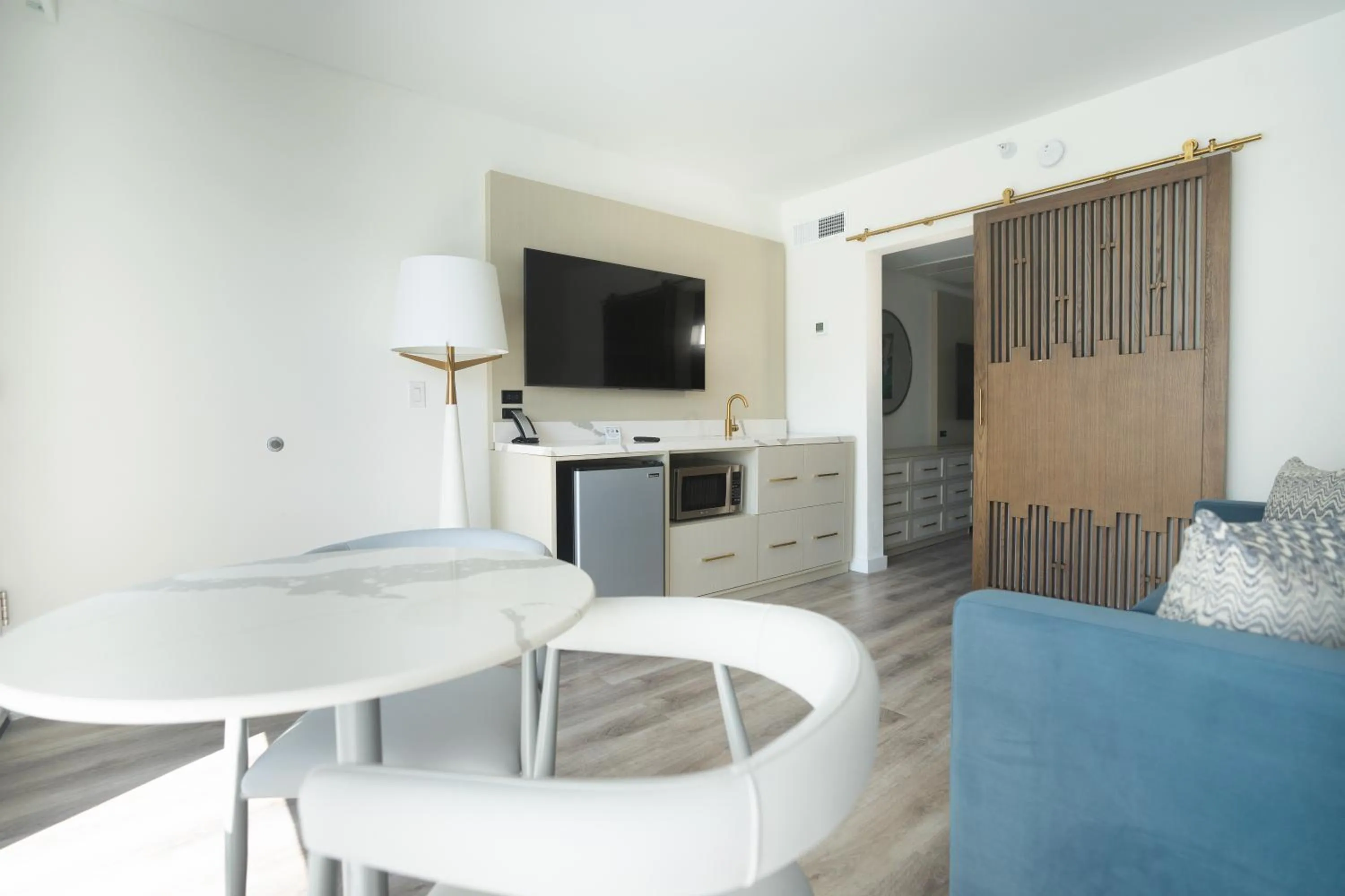 Living room in DASKK Orlando Hotel near Universal Blvd, an Ascend Collection Hotel