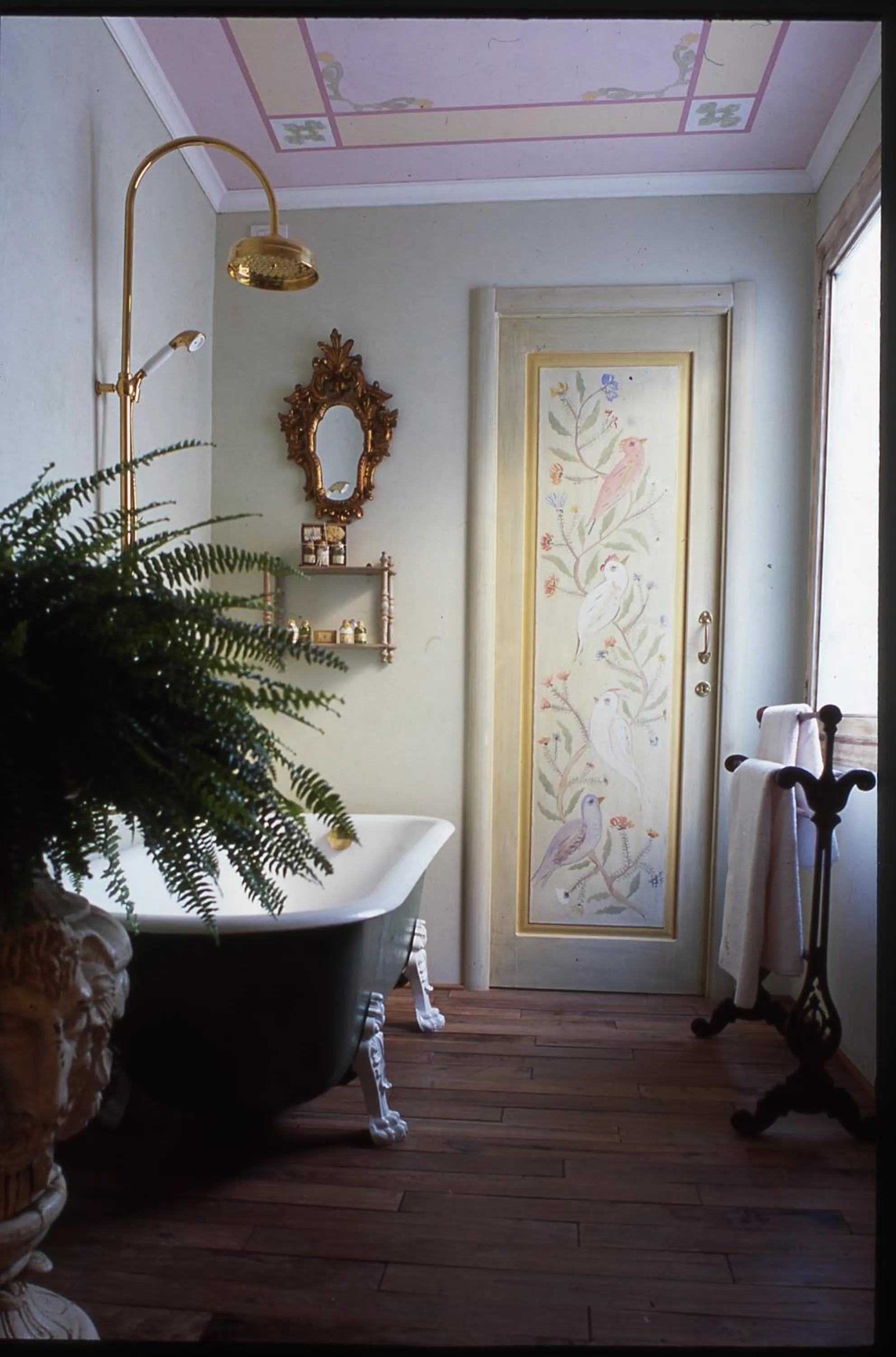 Shower in Locanda Pietrasantese B&B