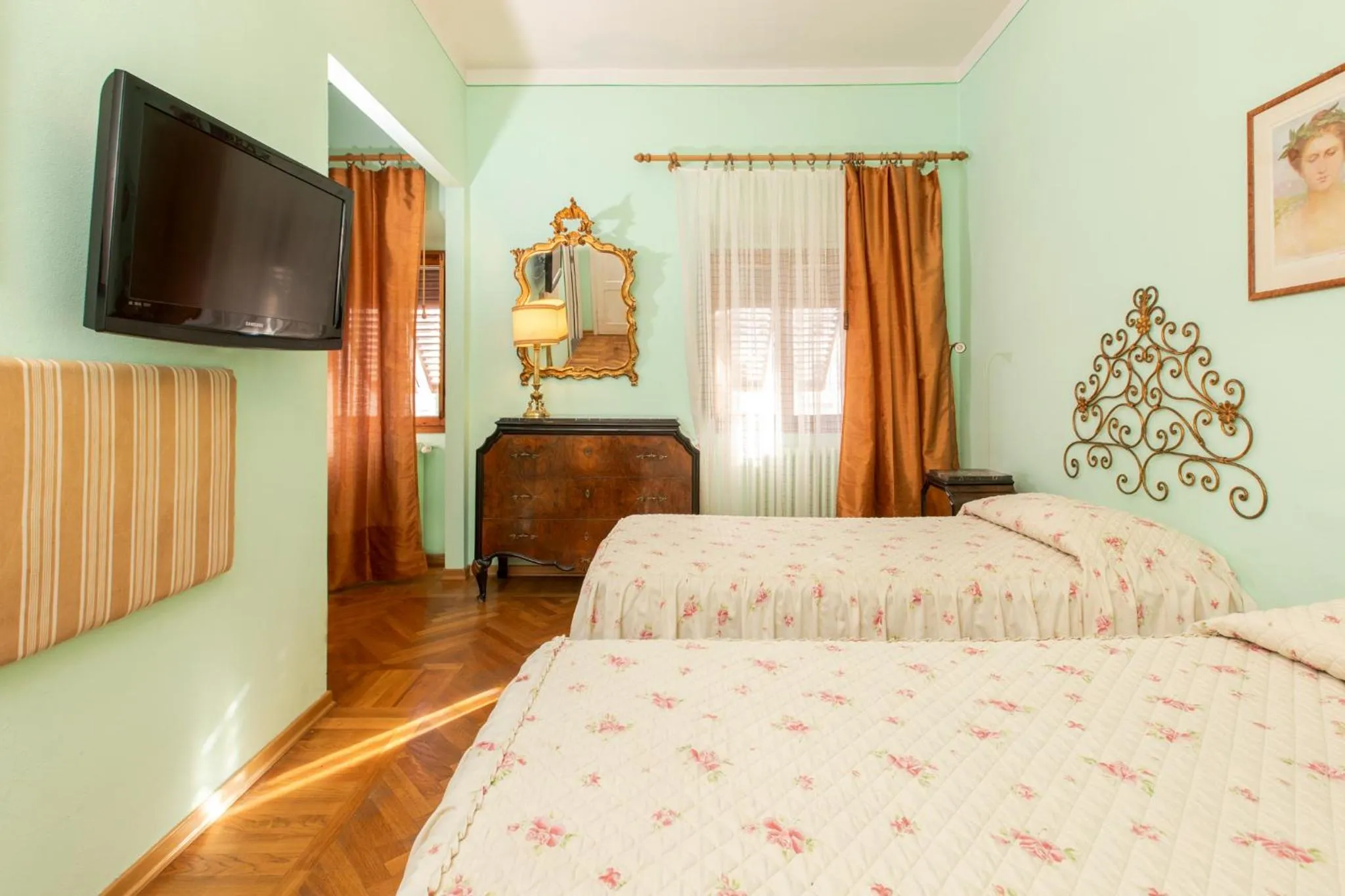 Bed in Albergo La Felicina - Mugello