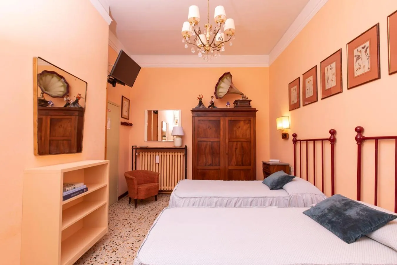 Bed in Albergo La Felicina - Mugello