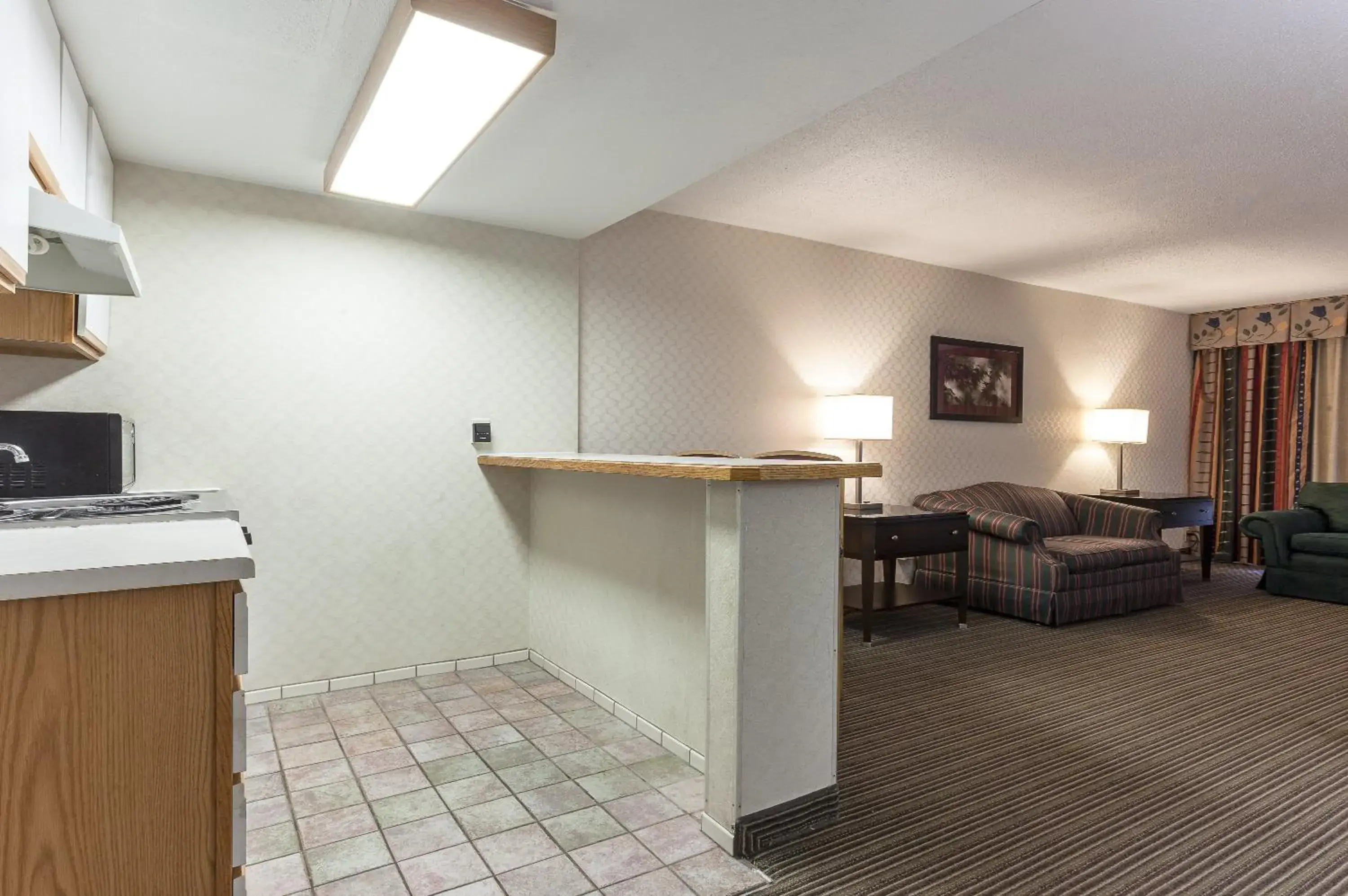 Suite King with Kitchenette Non-Smoking in Red Roof Inn & Suites DeKalb Suite King with Kitchenette Non-Smoking in Red Roof Inn & Suites DeKalb