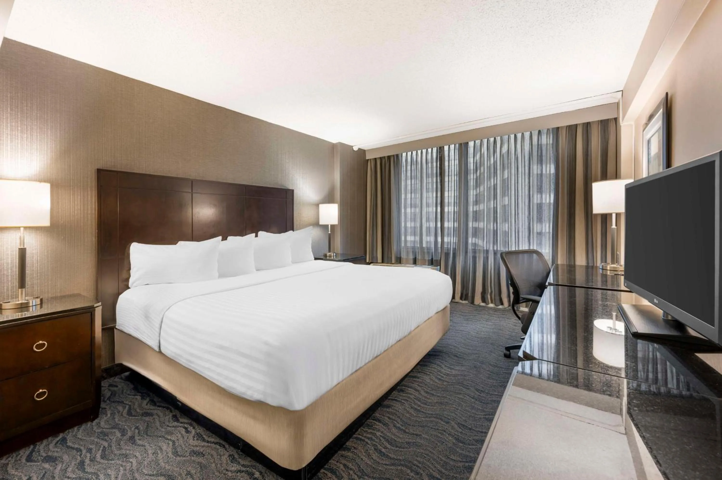 Bedroom, Bed in Best Western Grant Park Hotel