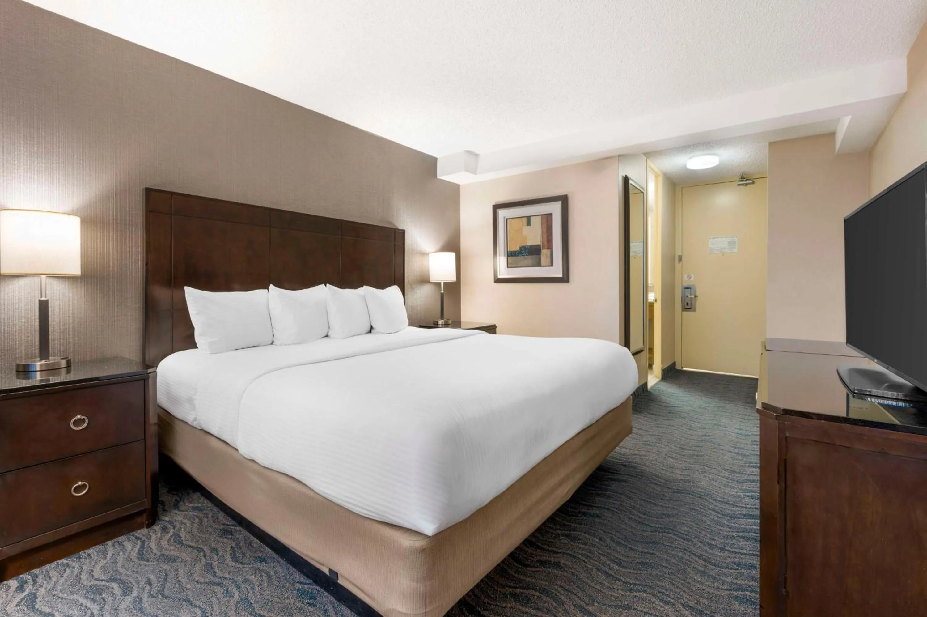 Photo of the whole room, Bed in Best Western Grant Park Hotel