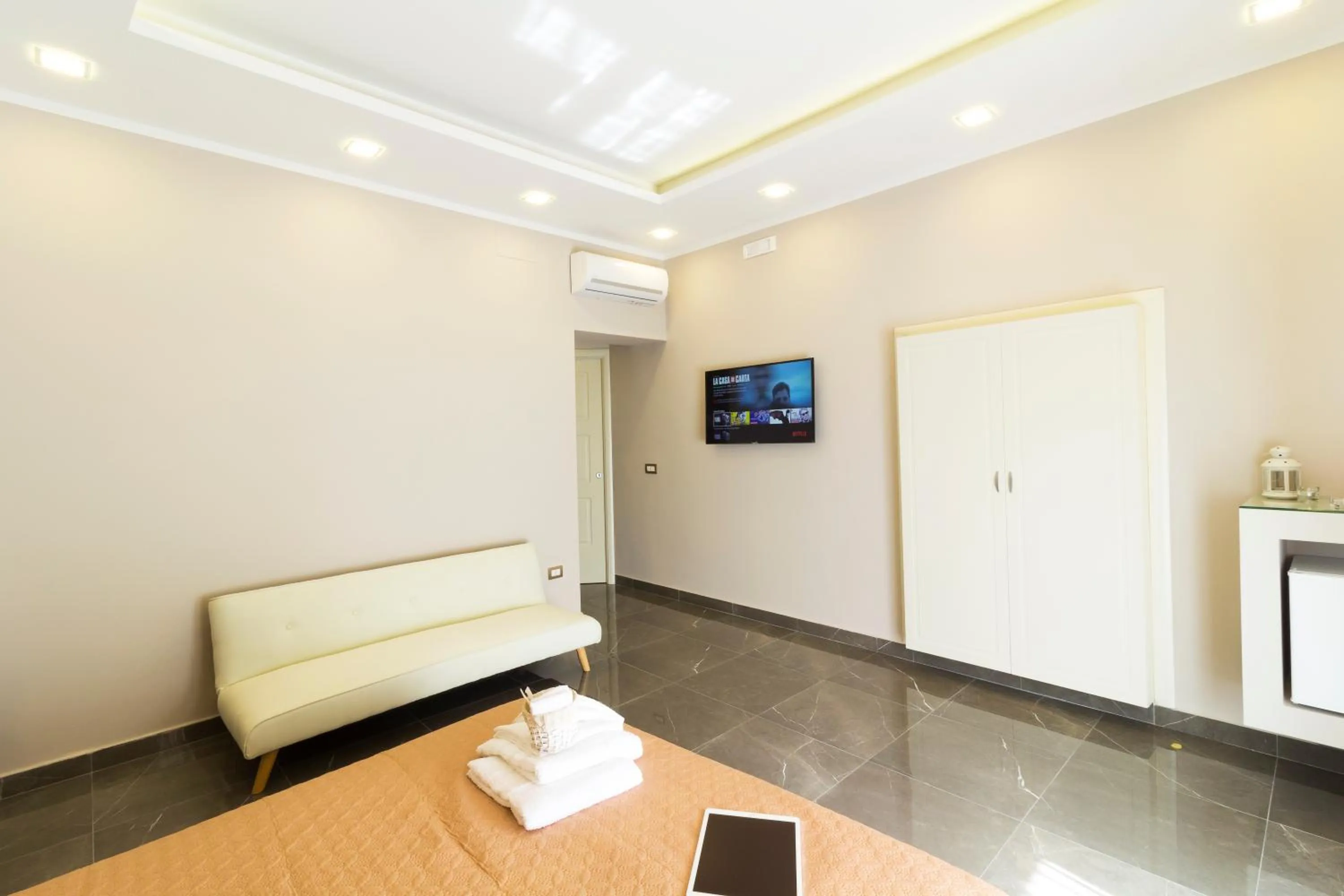 Bedroom in Porto Rooms & Suite