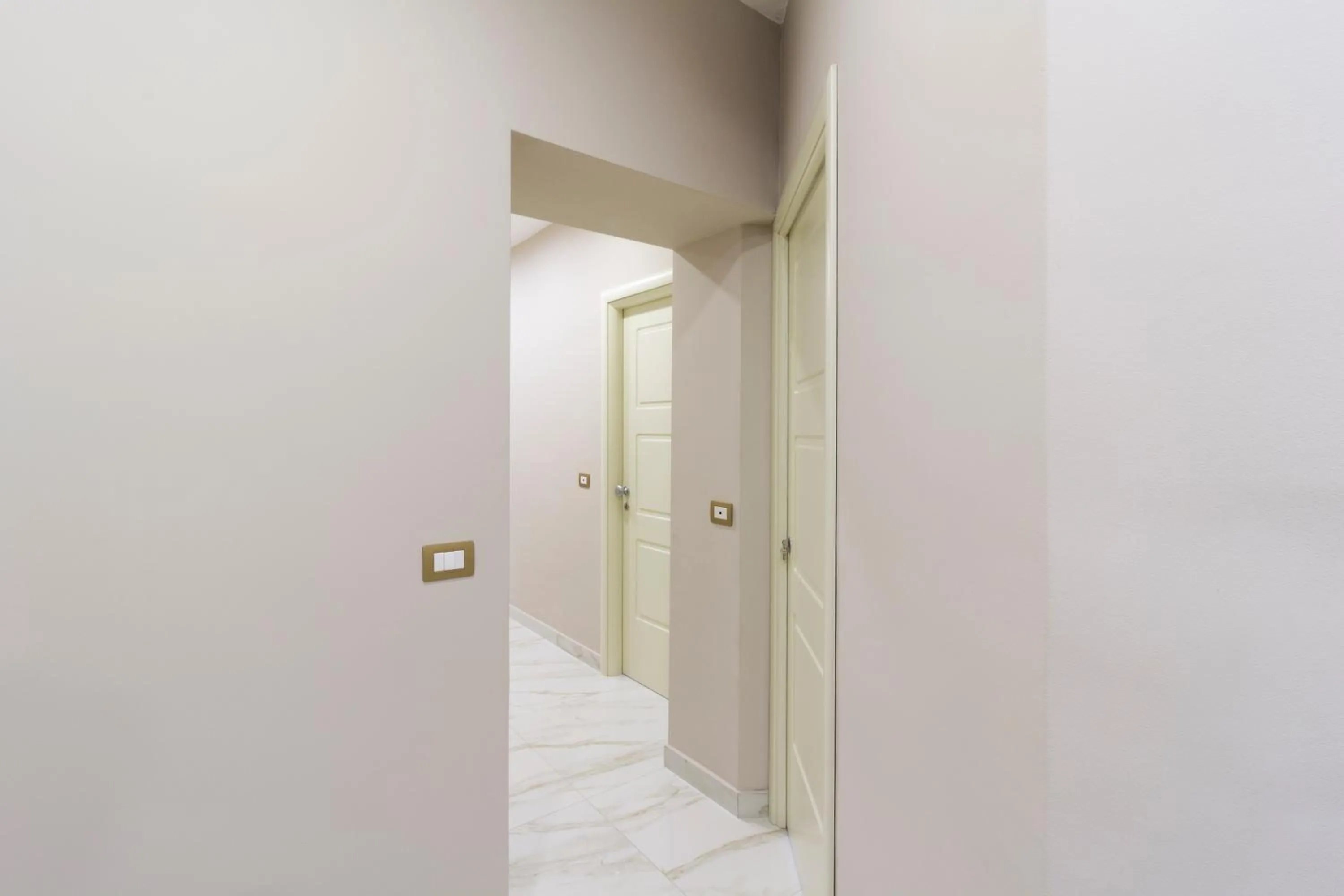 Facade/entrance in Porto Rooms & Suite