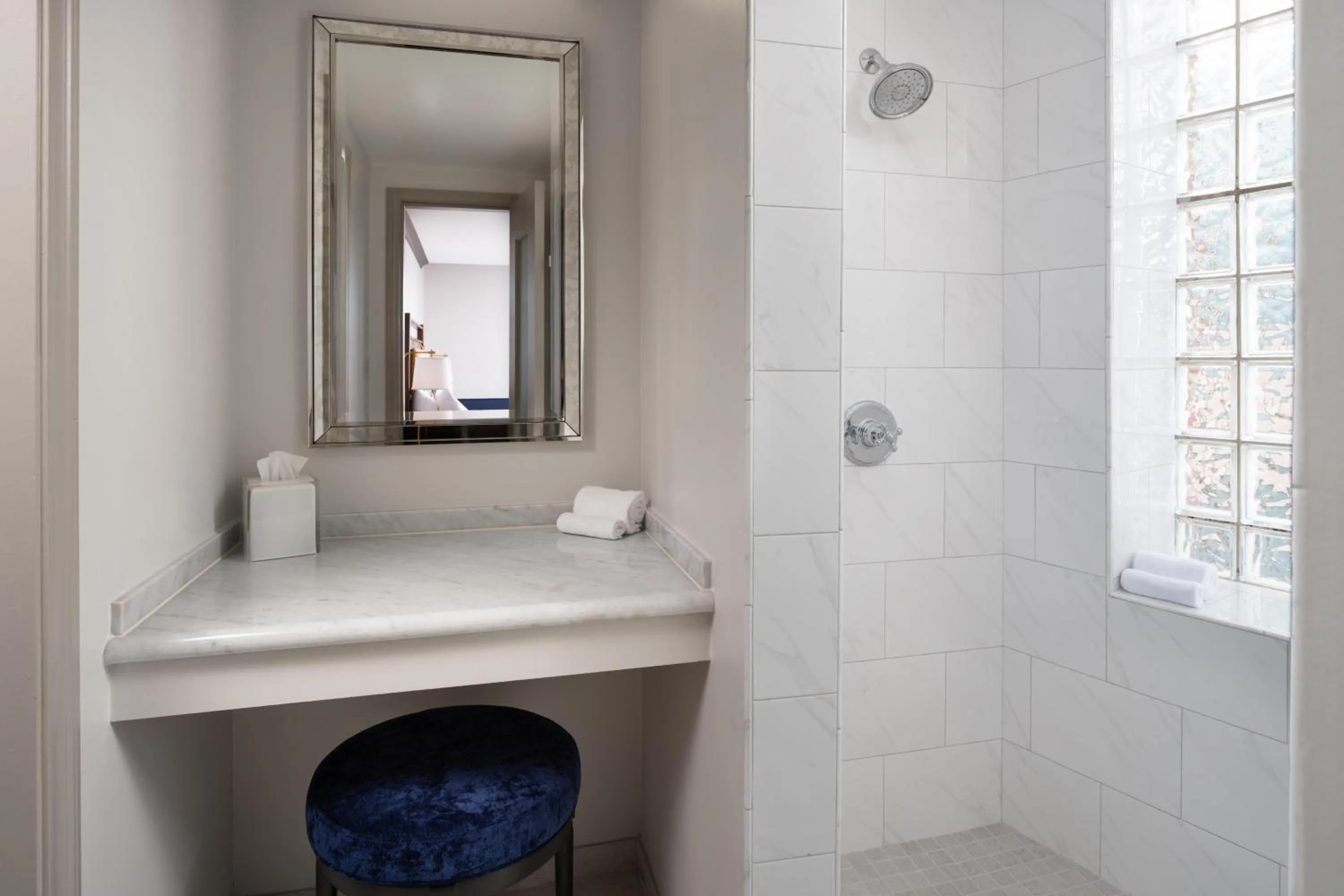 Bathroom in Hilton Orrington/Evanston