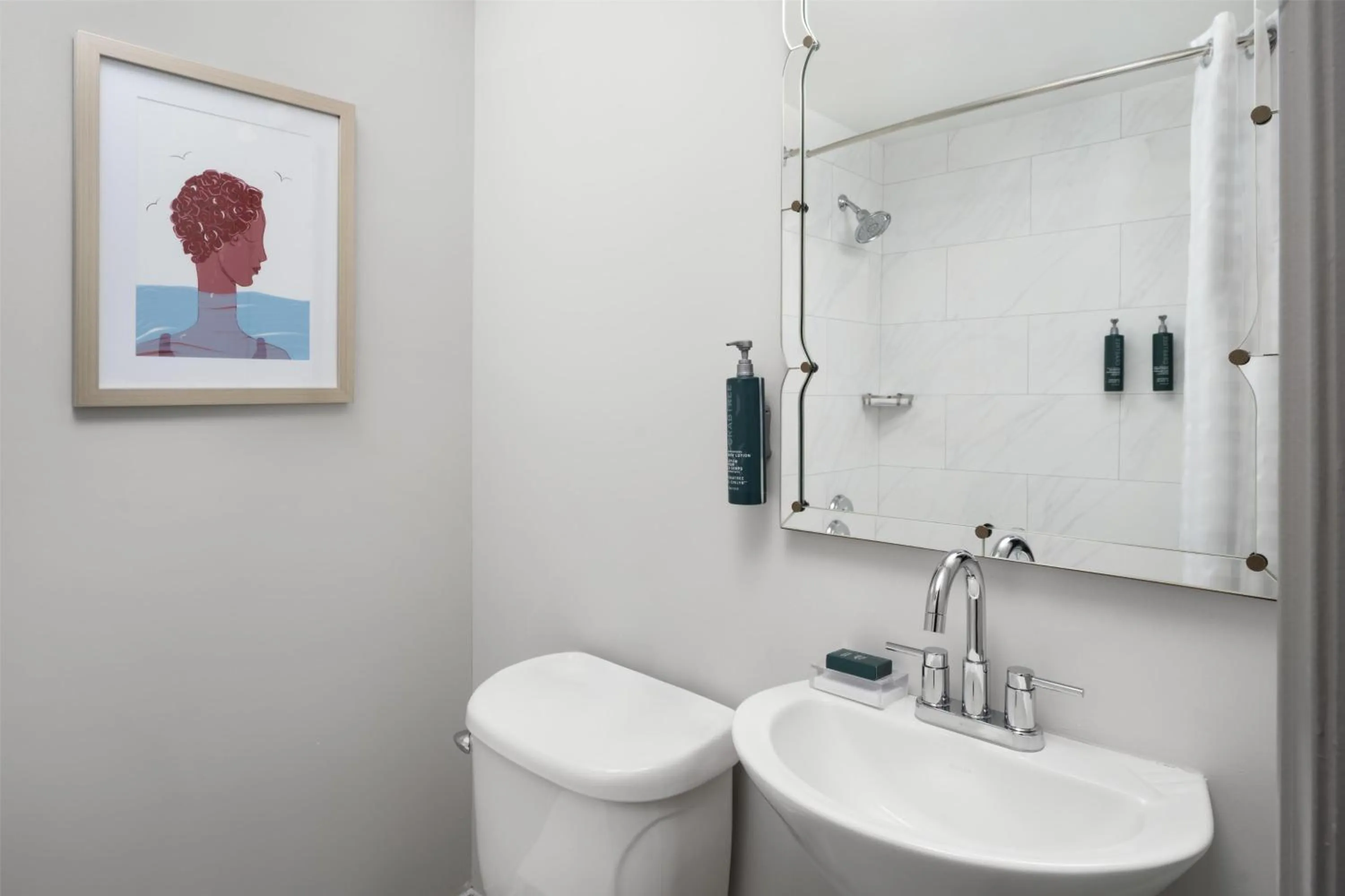 Bathroom in Hilton Orrington/Evanston