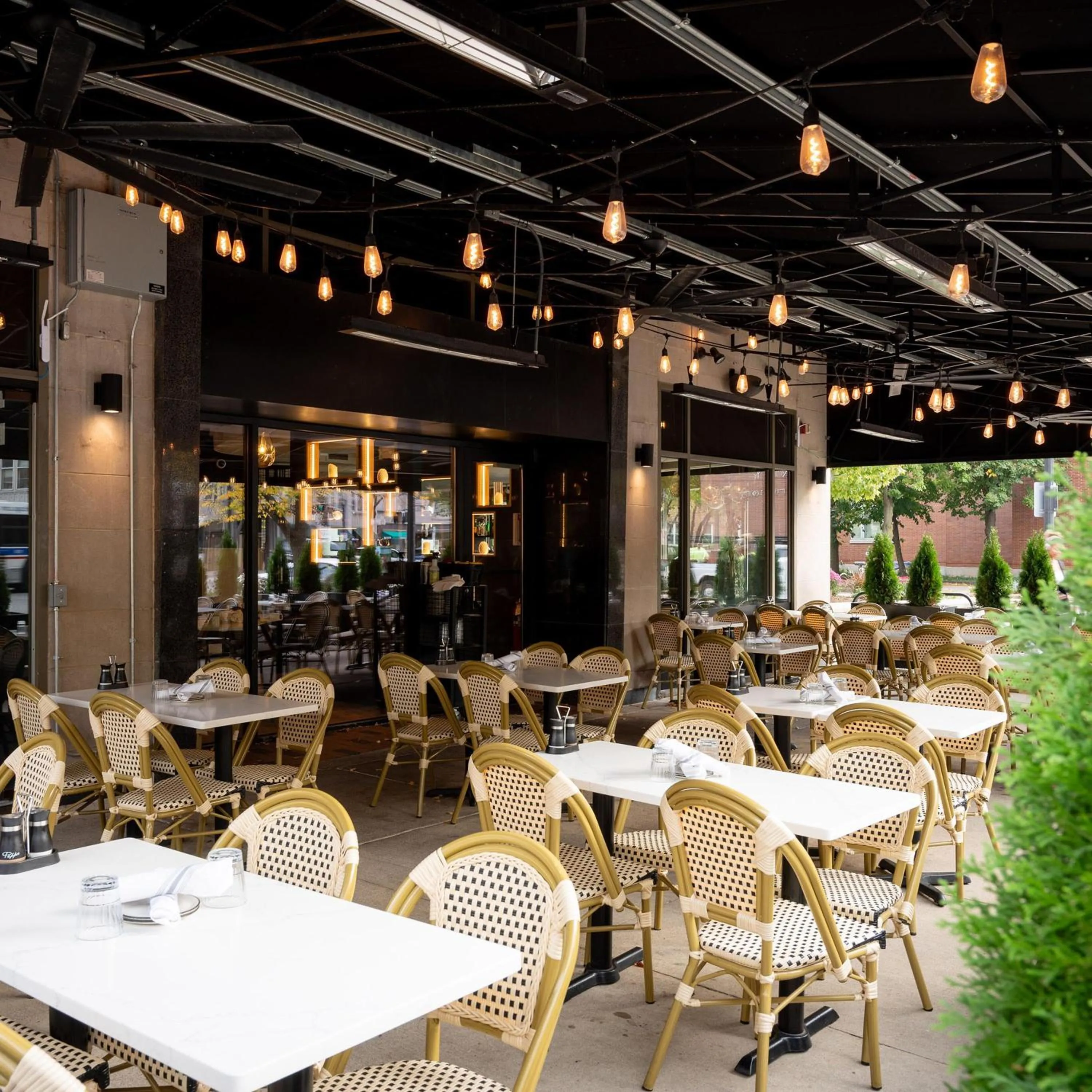 Restaurant/places to eat in Hilton Orrington/Evanston