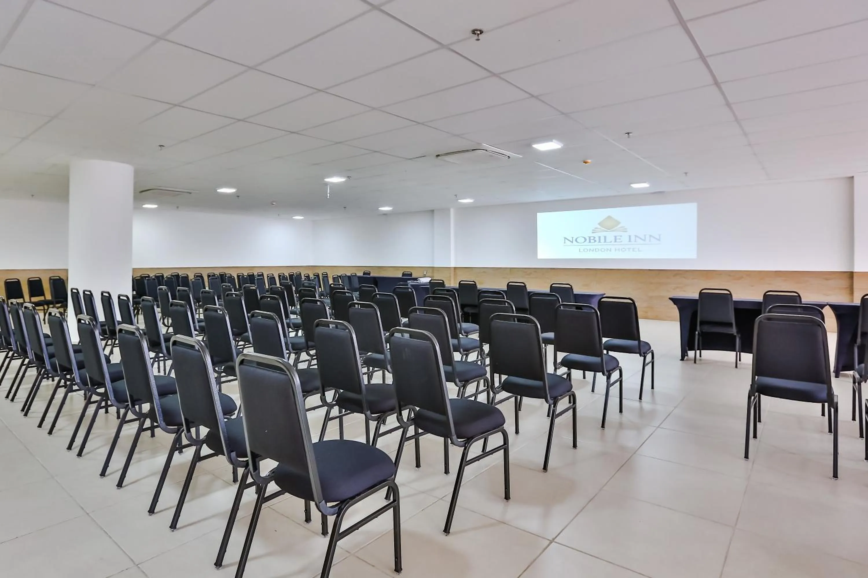 Business facilities in Nobile Inn London Anápolis