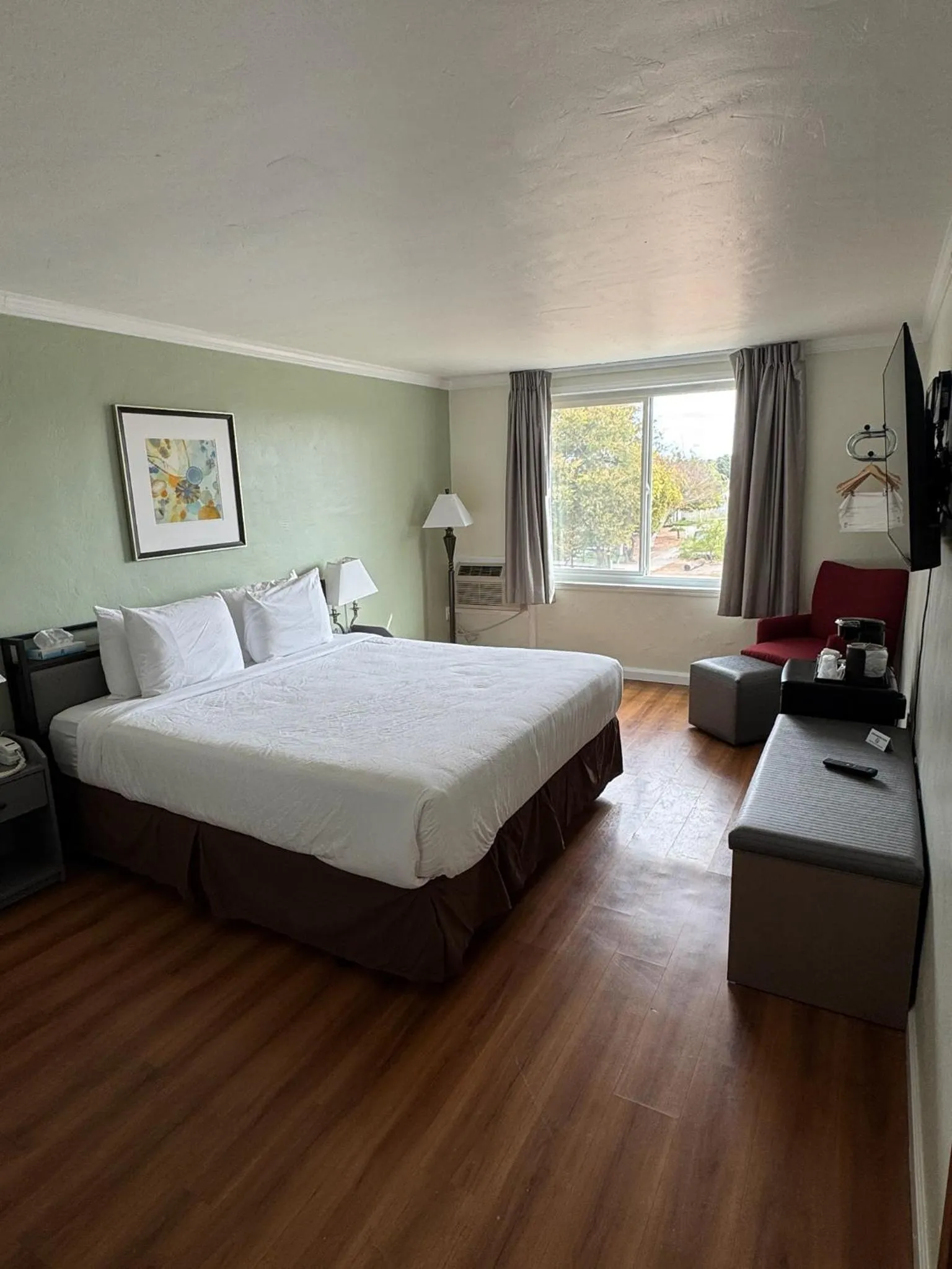 Bedroom, Bed in Marina Village Inn