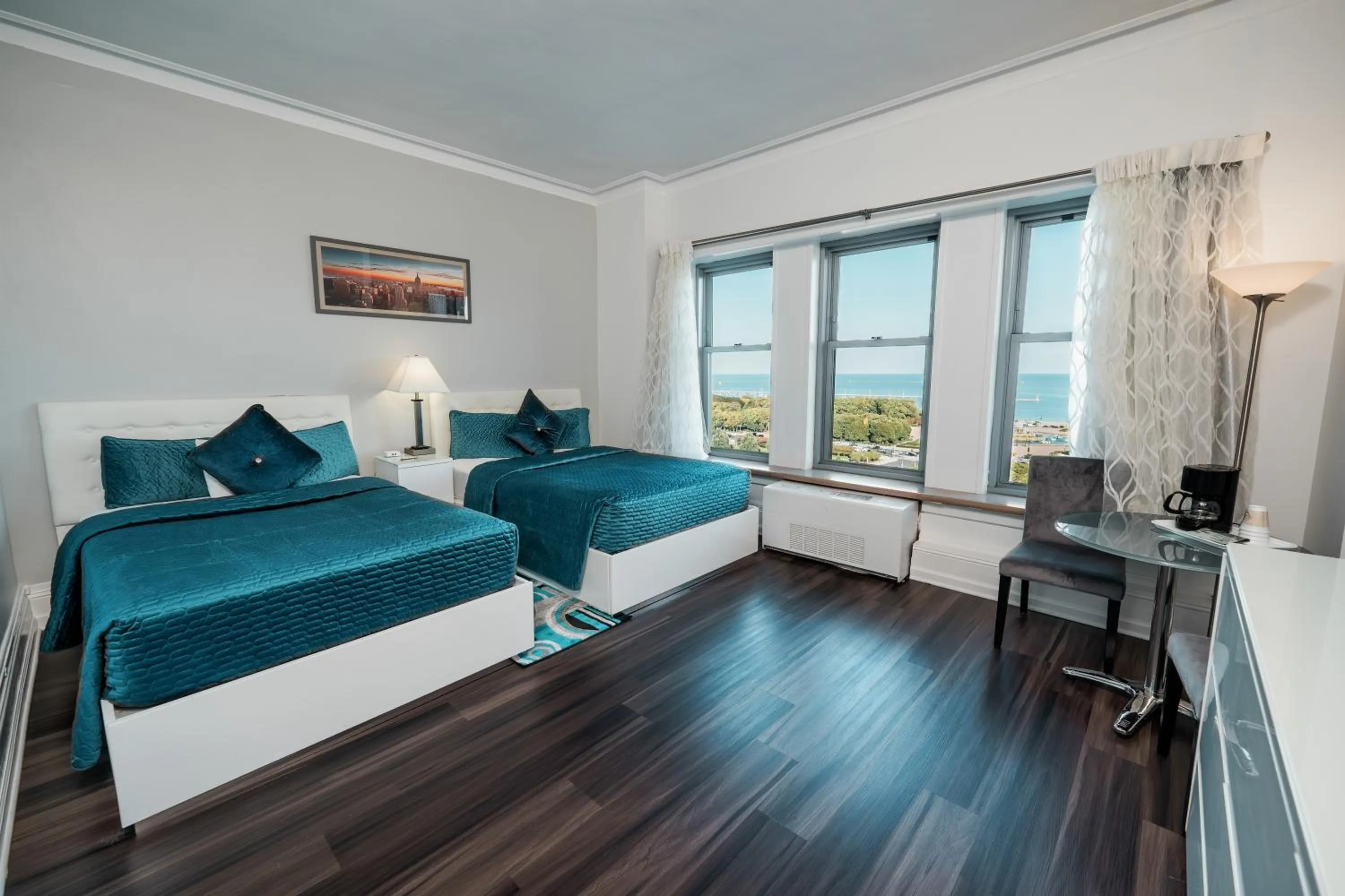 Bedroom, Bed in Congress Plaza Hotel Chicago