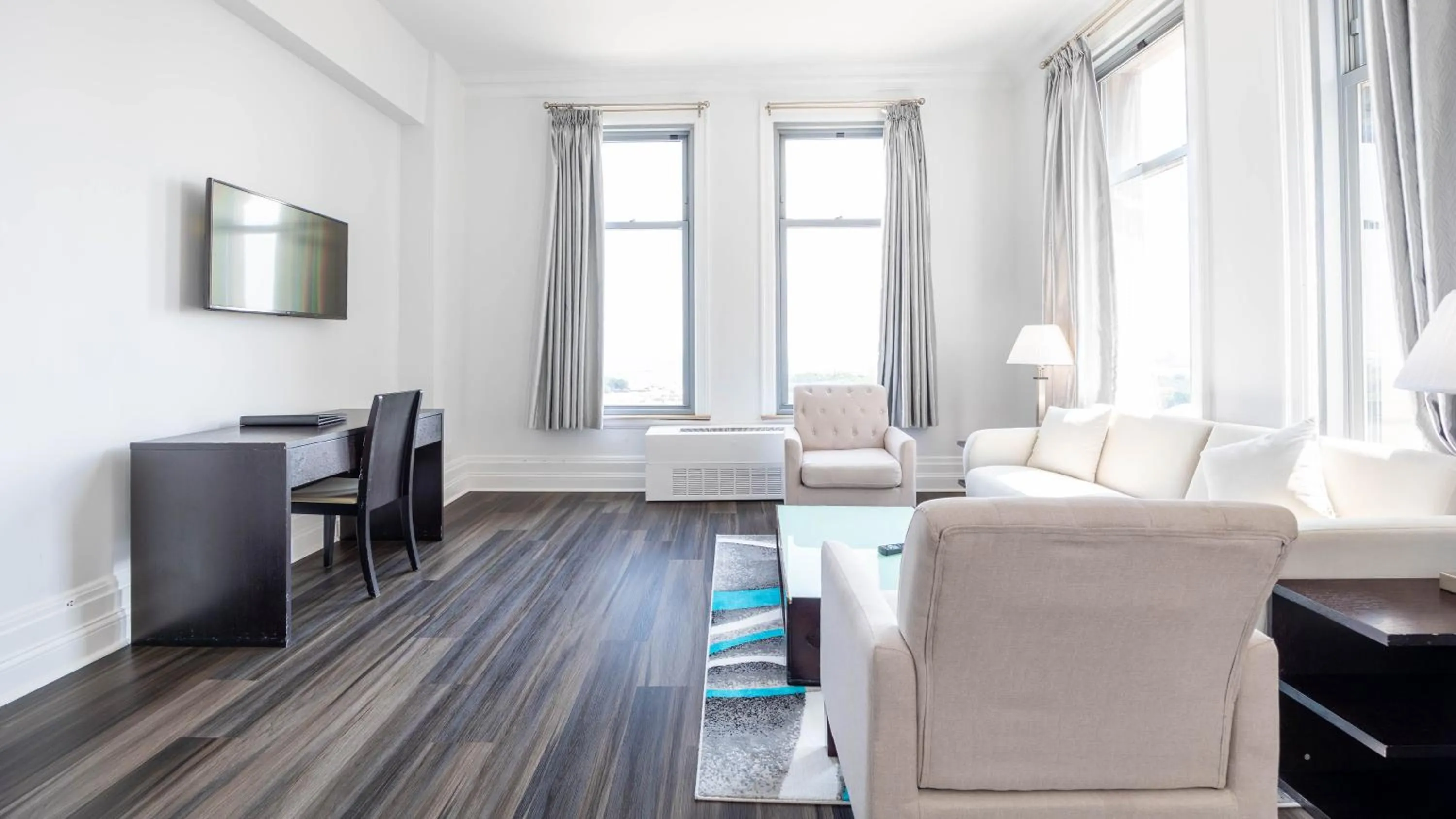 Living room in Congress Plaza Hotel Chicago