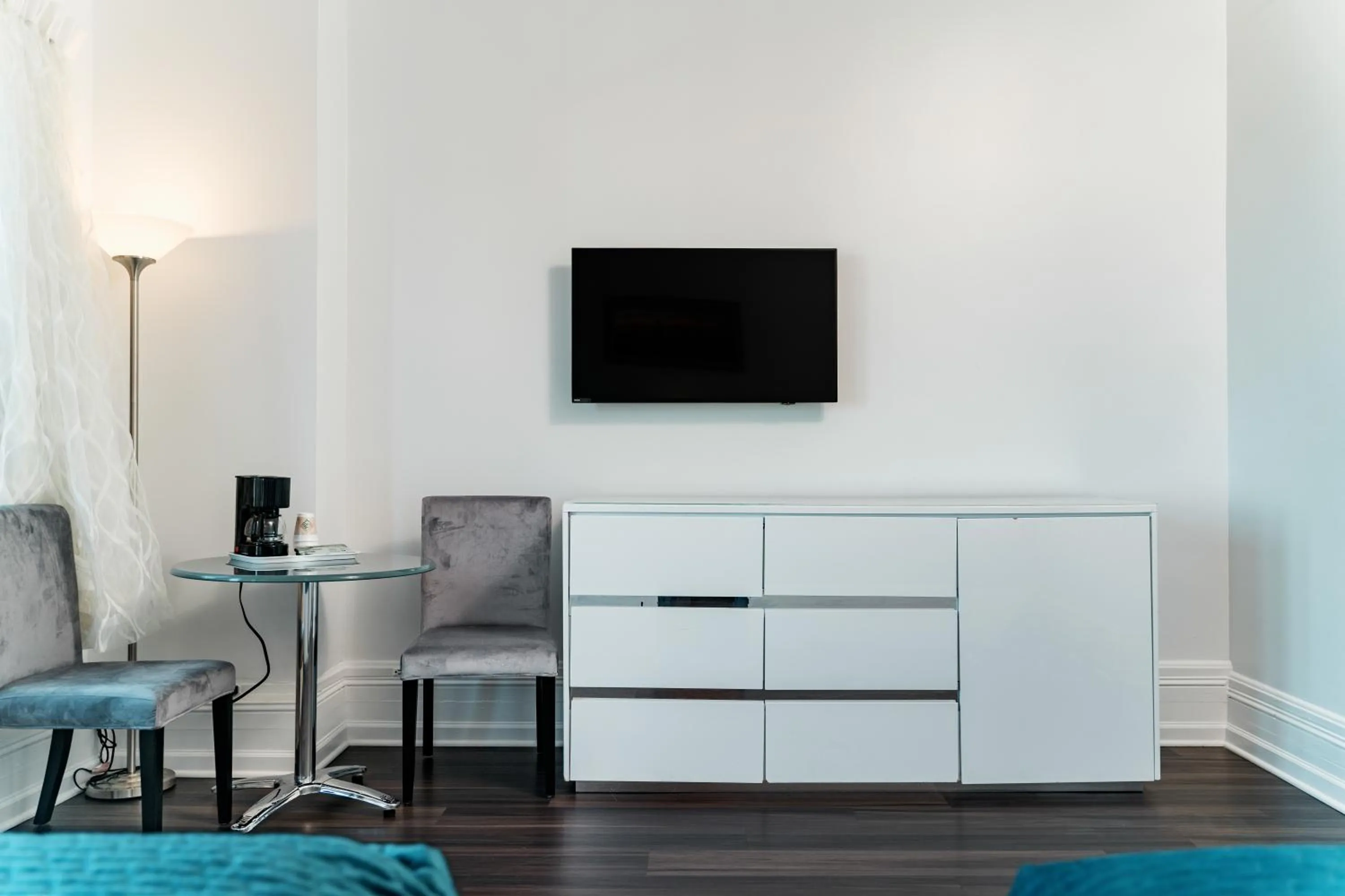 TV and multimedia in Congress Plaza Hotel Chicago