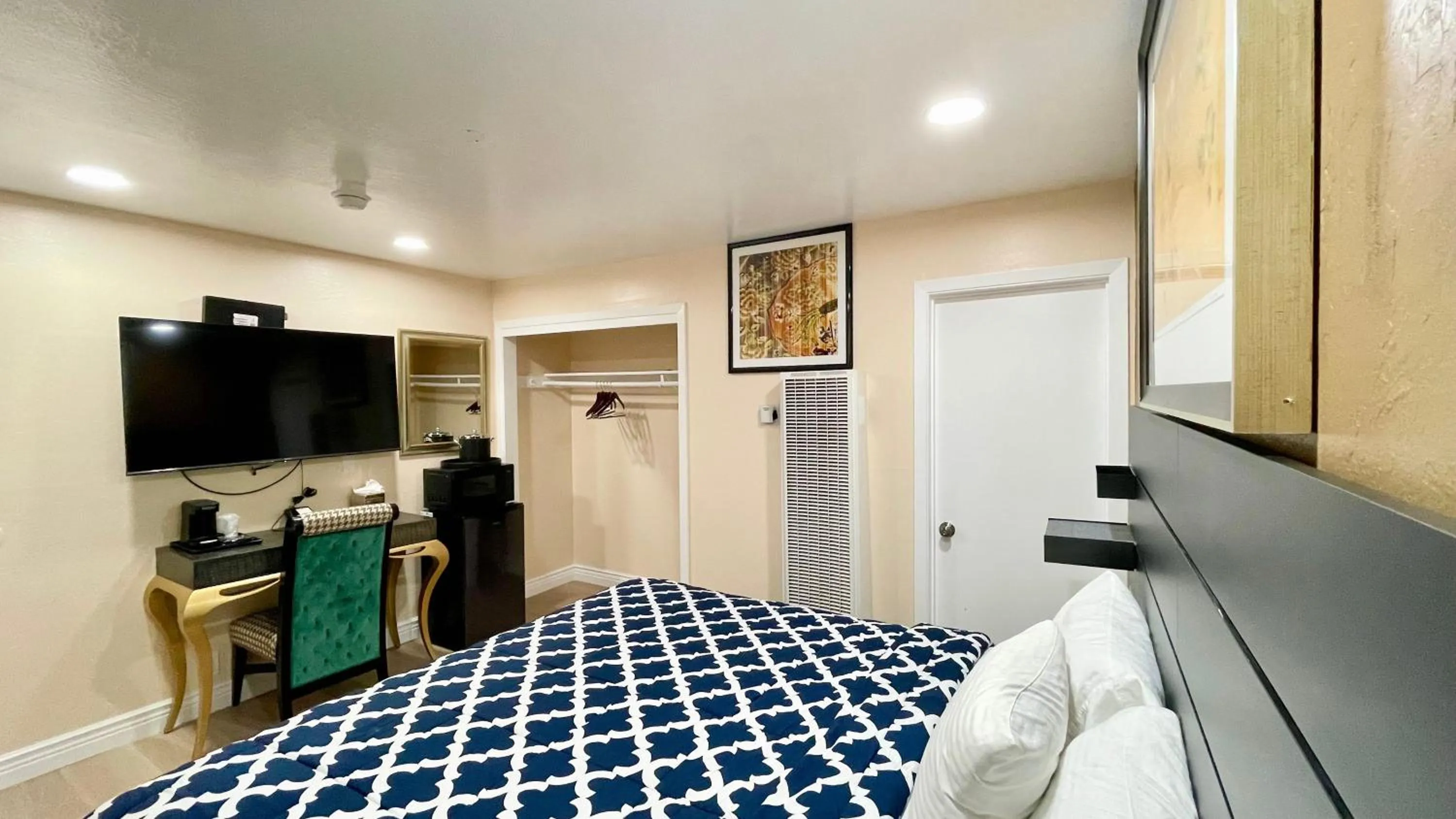 TV and multimedia, Bed in Beach Motel