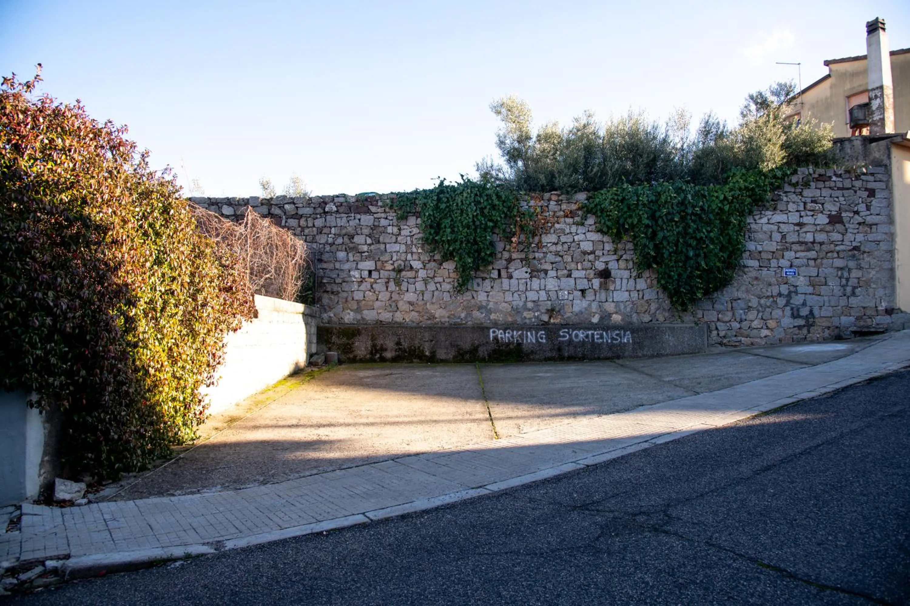 Parking in affittacamere S'Ortensia