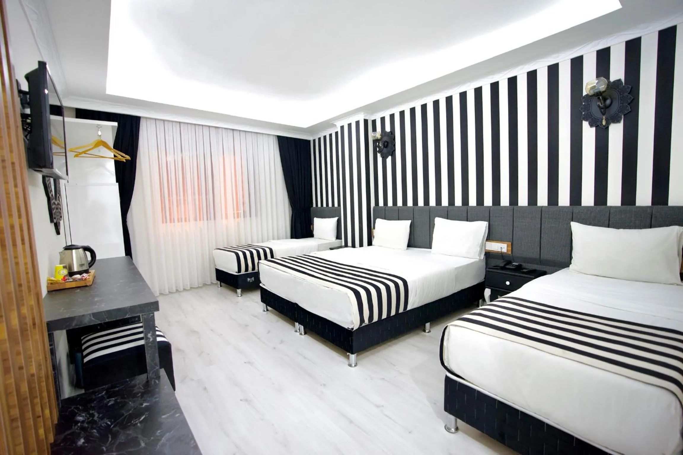 Bed in Cnr İnci Hotel