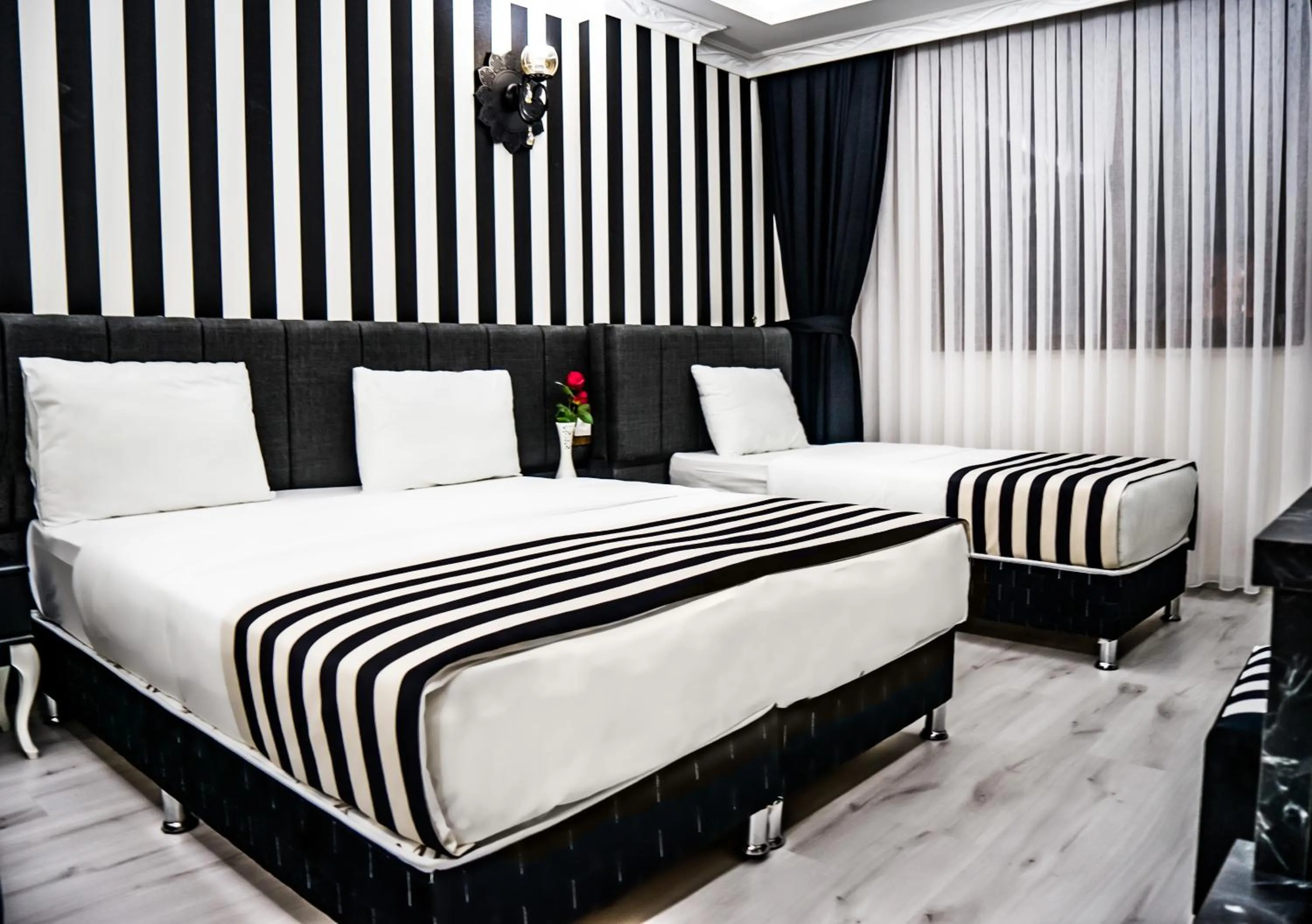 Bed in Cnr İnci Hotel