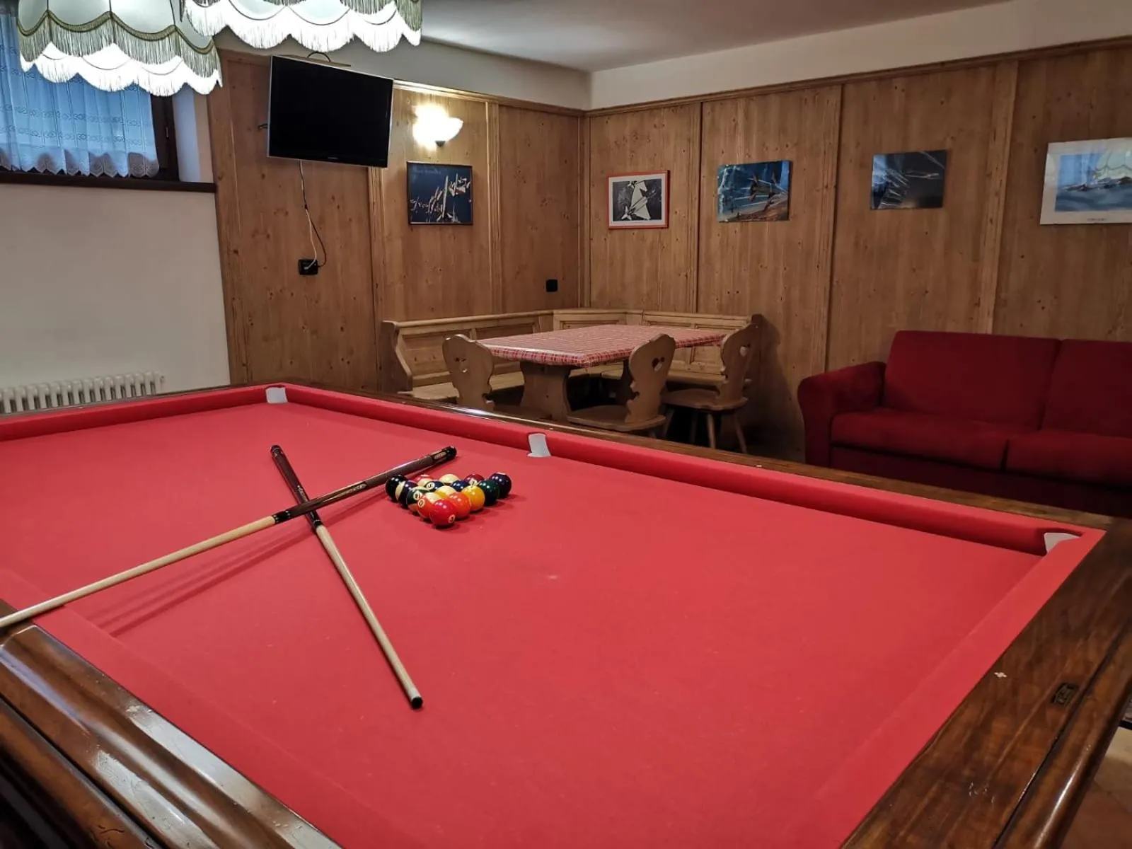 Billiard in Bed & Breakfast Paradiso
