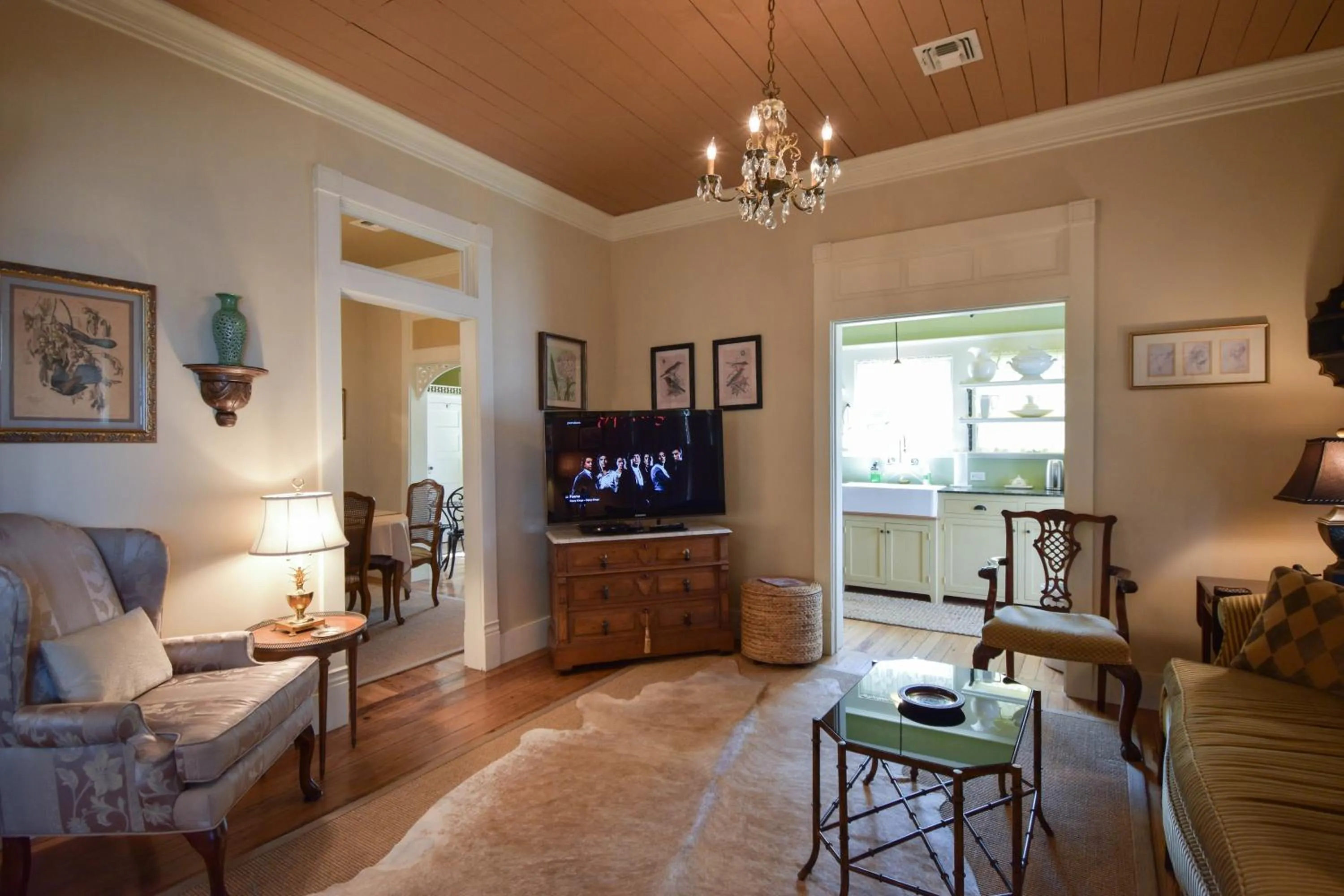 Living room in Das Meyer Haus - Luxe Victorian