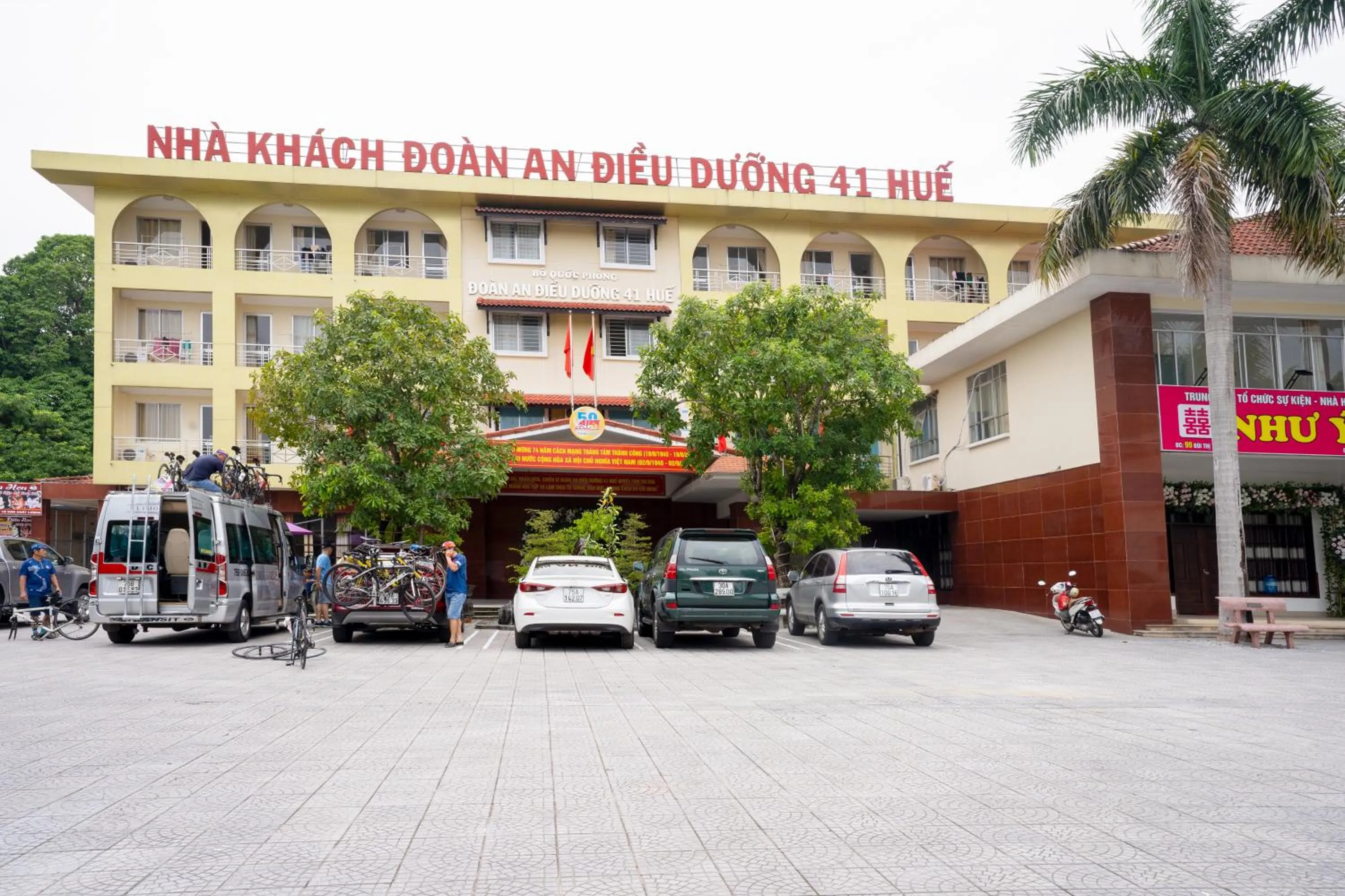 AD 41 Hotel Huế CS2
