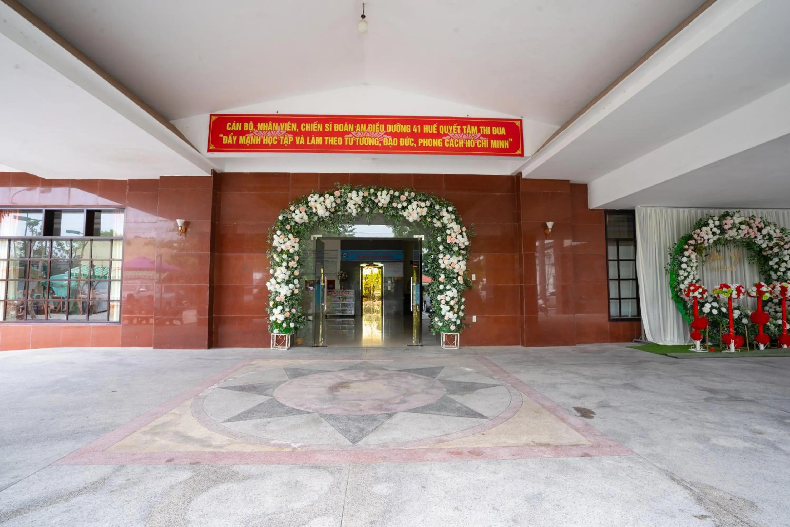 AD 41 Hotel Huế CS2