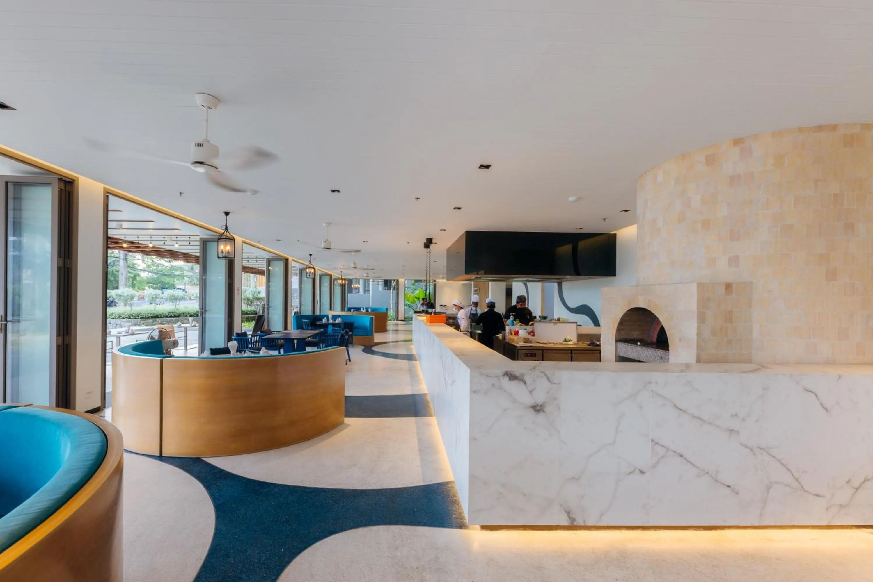 Restaurant/places to eat in Oceanfront Beach Resort