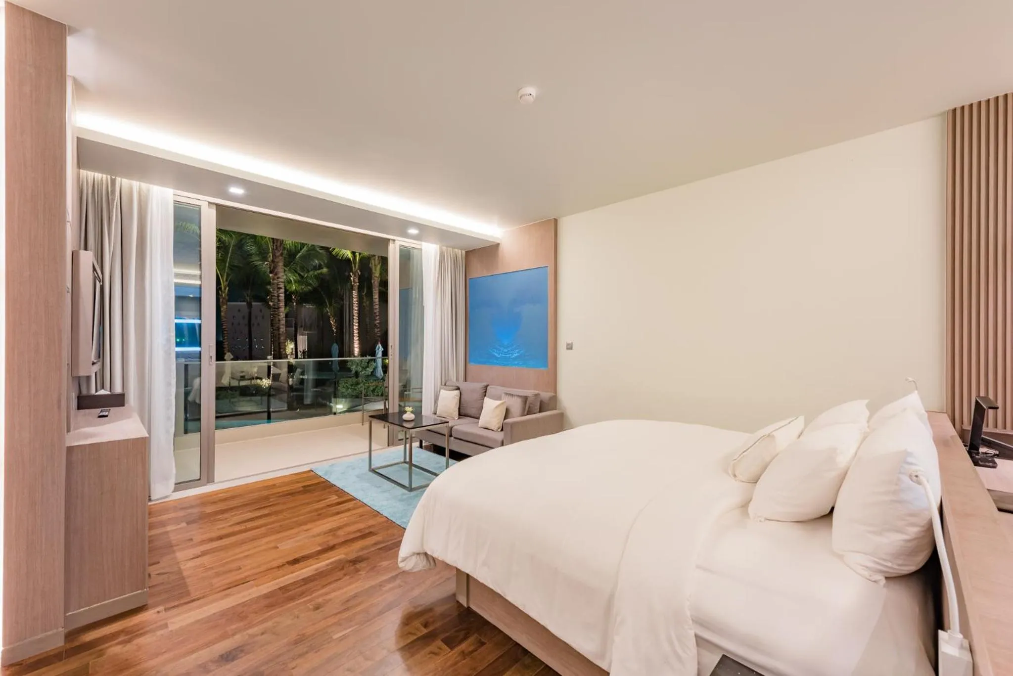 Balcony/Terrace, Bed in Oceanfront Beach Resort