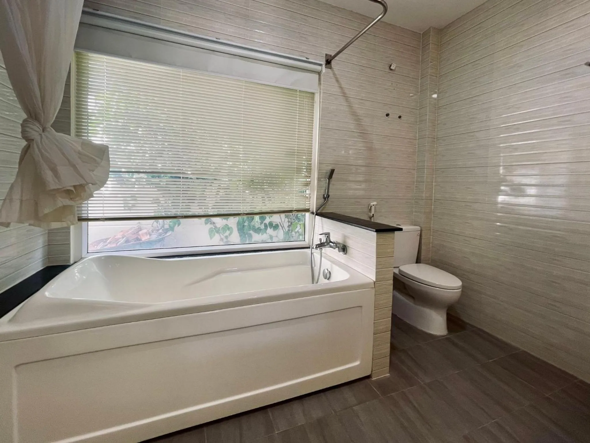 Shower in Lotus Garden Muine Resort & Spa