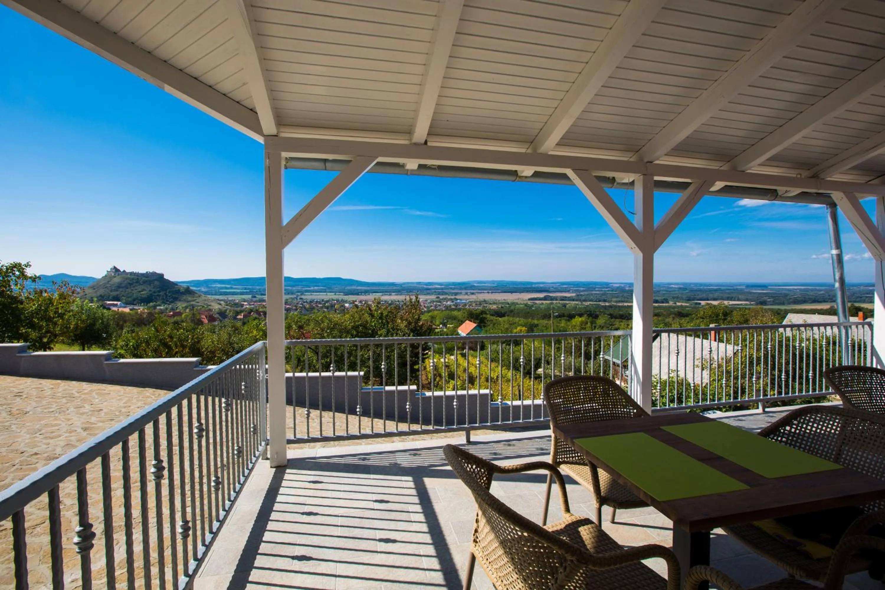 Balcony/Terrace in Fogadó a Két Tölgyfához