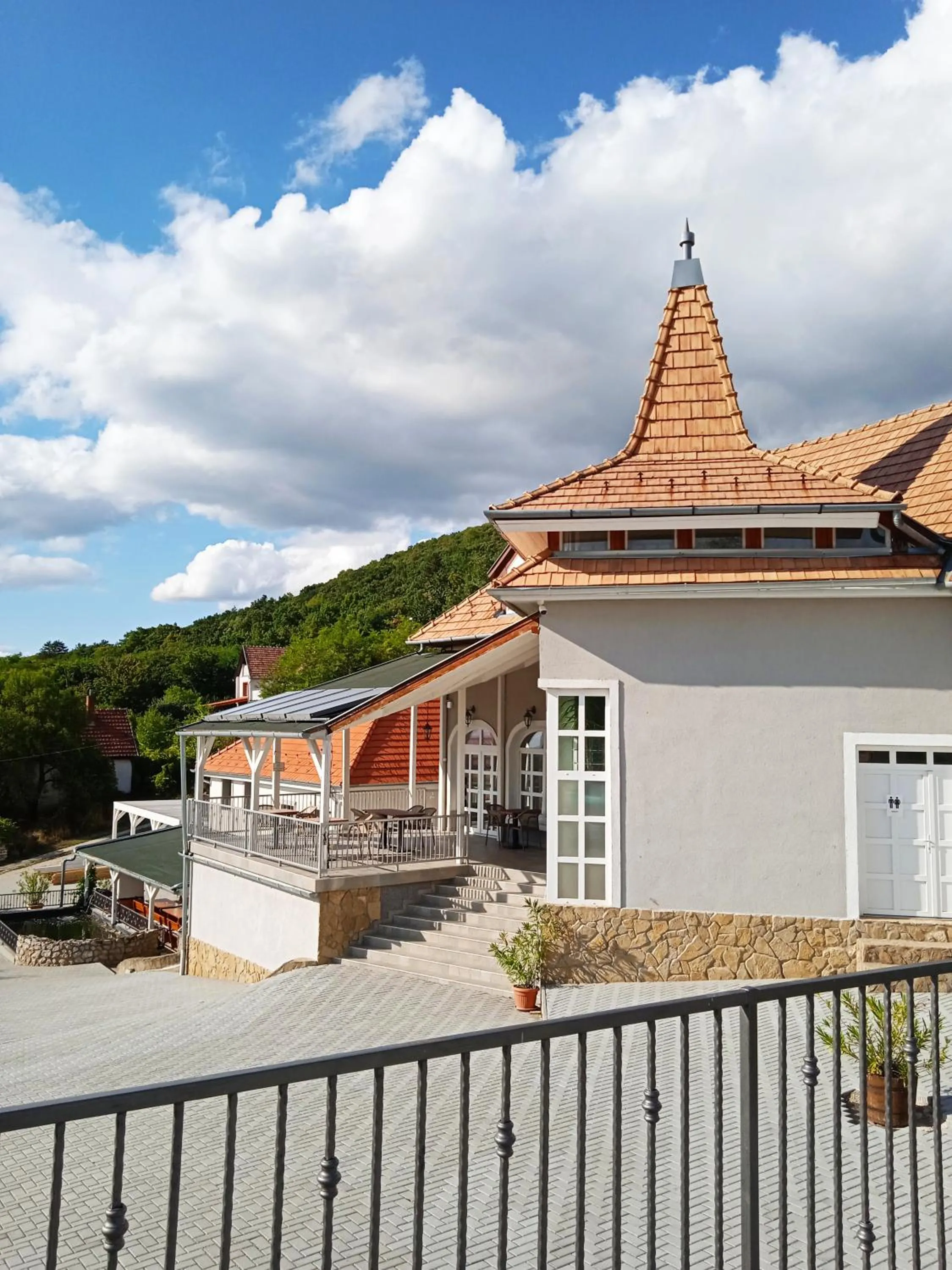 Fogadó a Két Tölgyfához