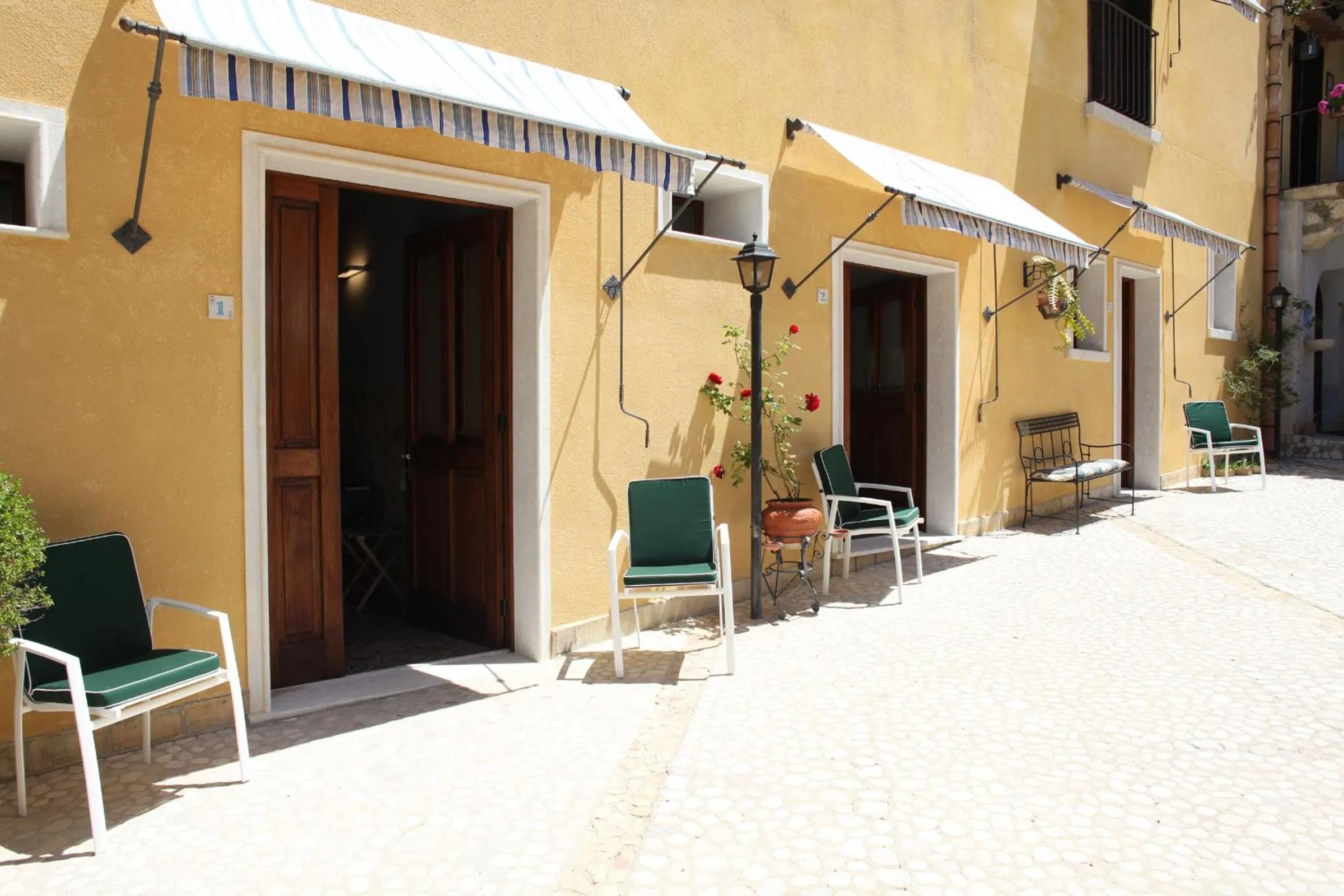 Patio in Bed And Breakfast Villa Pilati