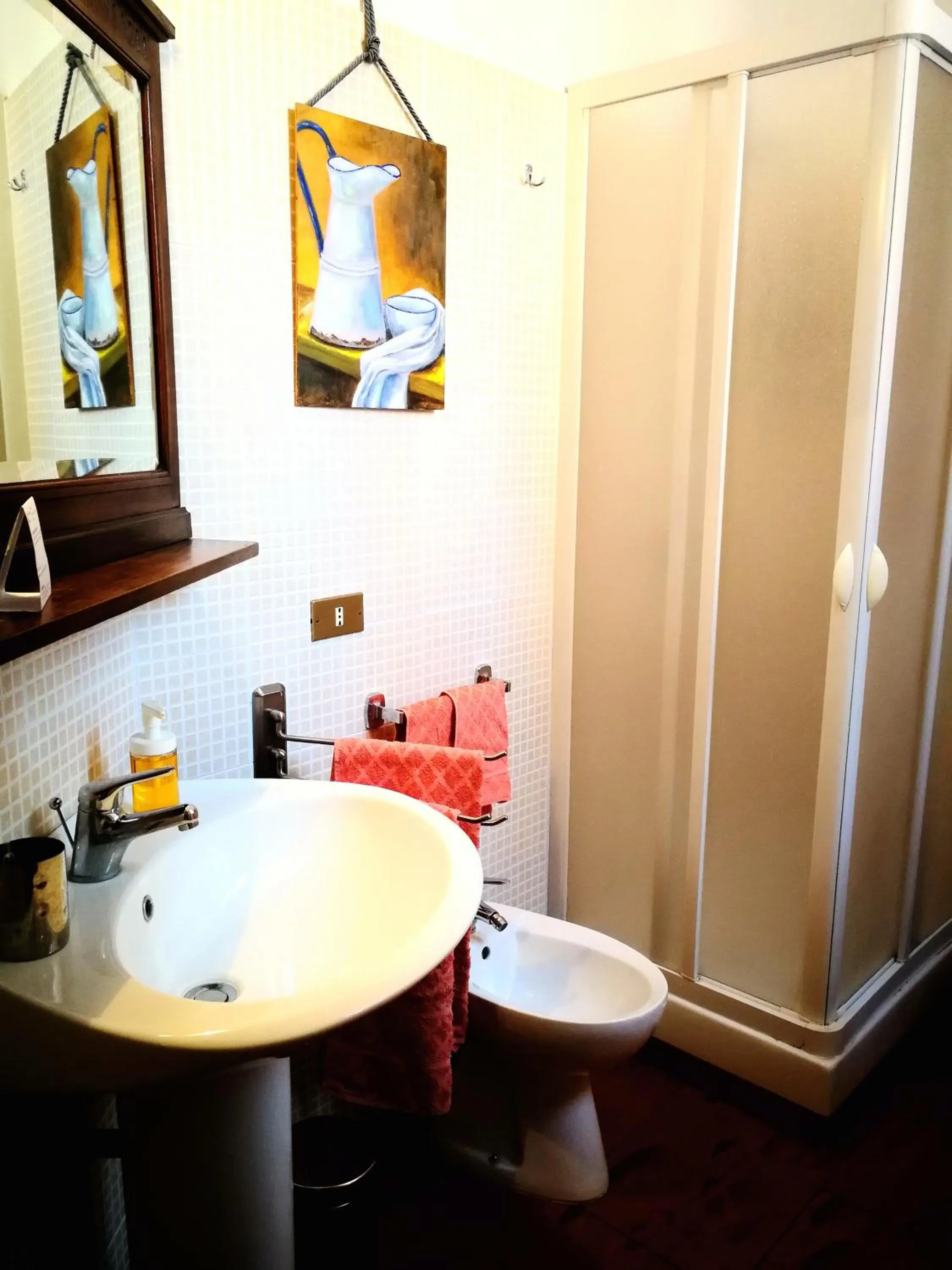 Shower in La Baronessa B&B