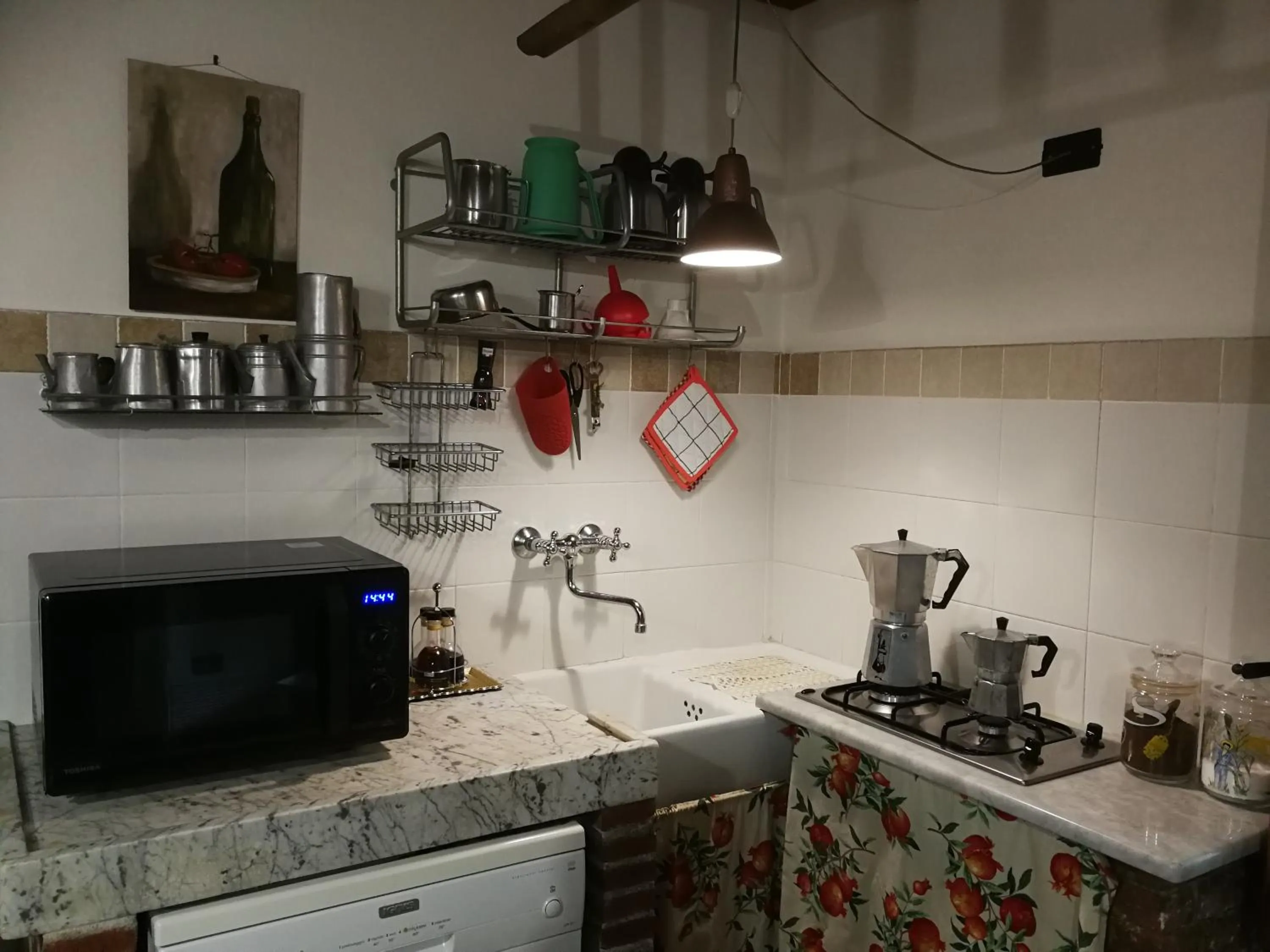 Communal kitchen in La Baronessa B&B