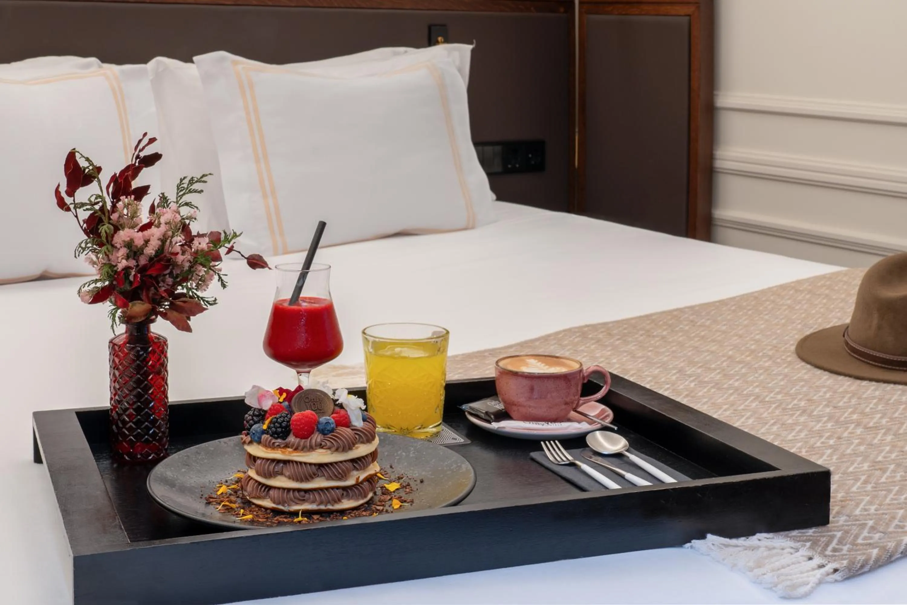 room service, Bed in Only YOU Hotel Valencia