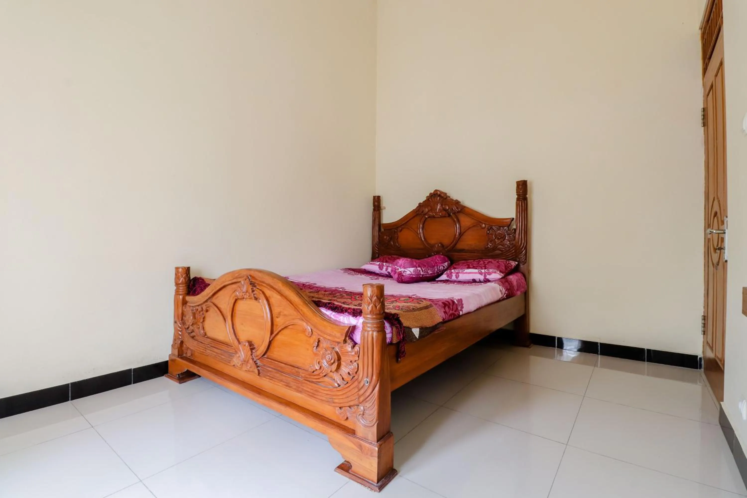 Bedroom, Bed in Dewisri Homestay