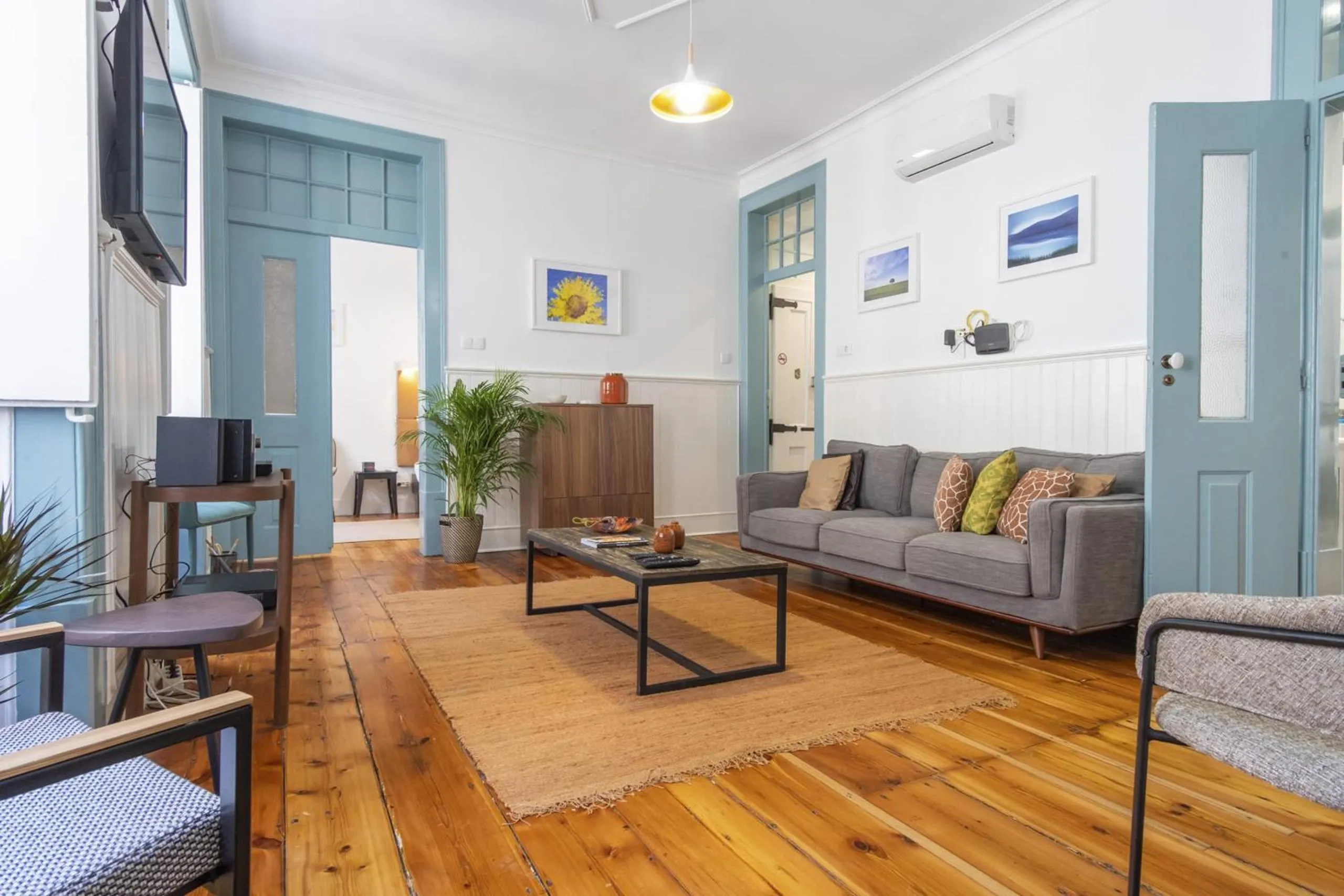 Communal lounge/ TV room in LV Premier Baixa DO