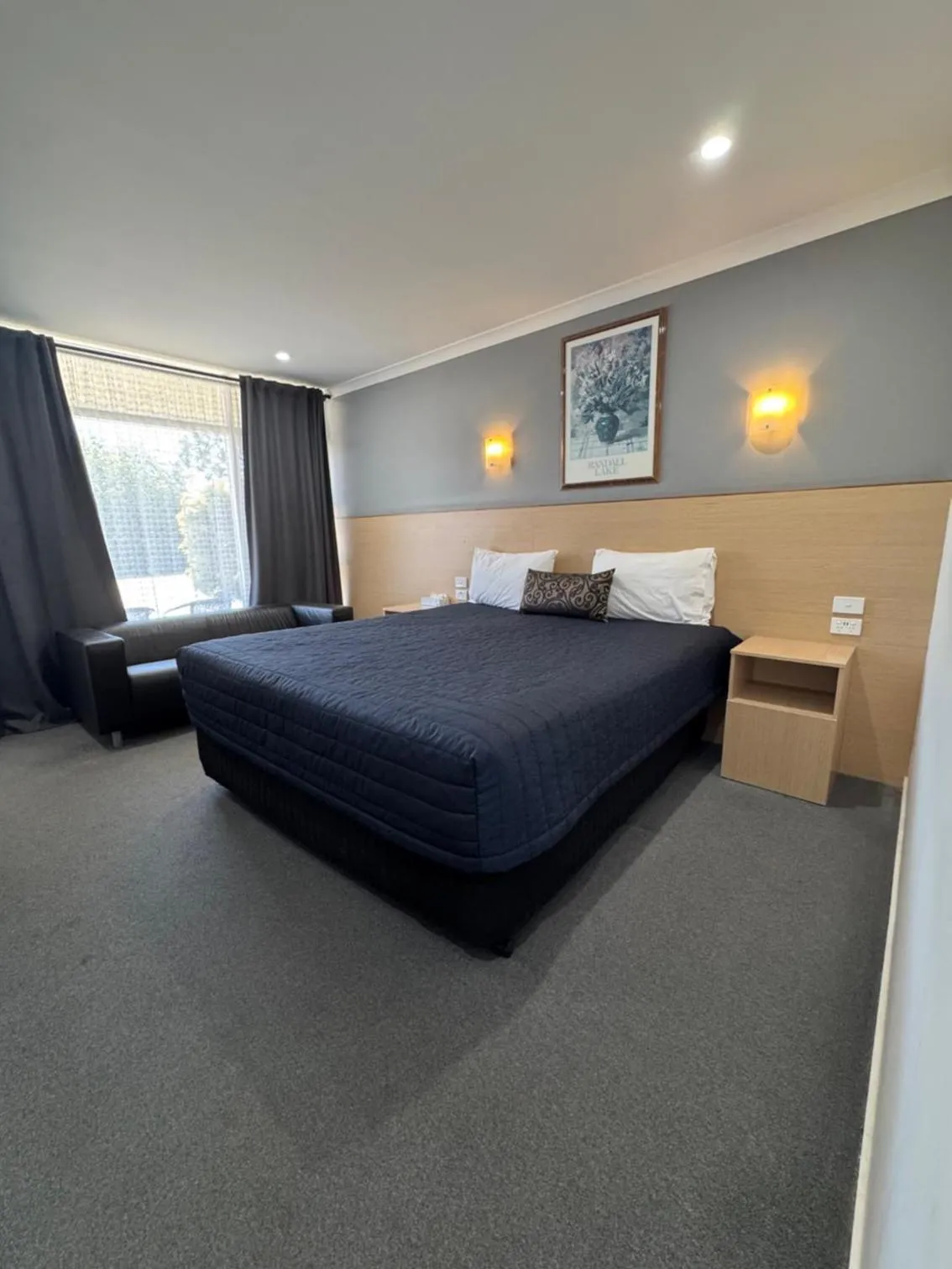 Parking, Bed in The Sands Motel Adelaide