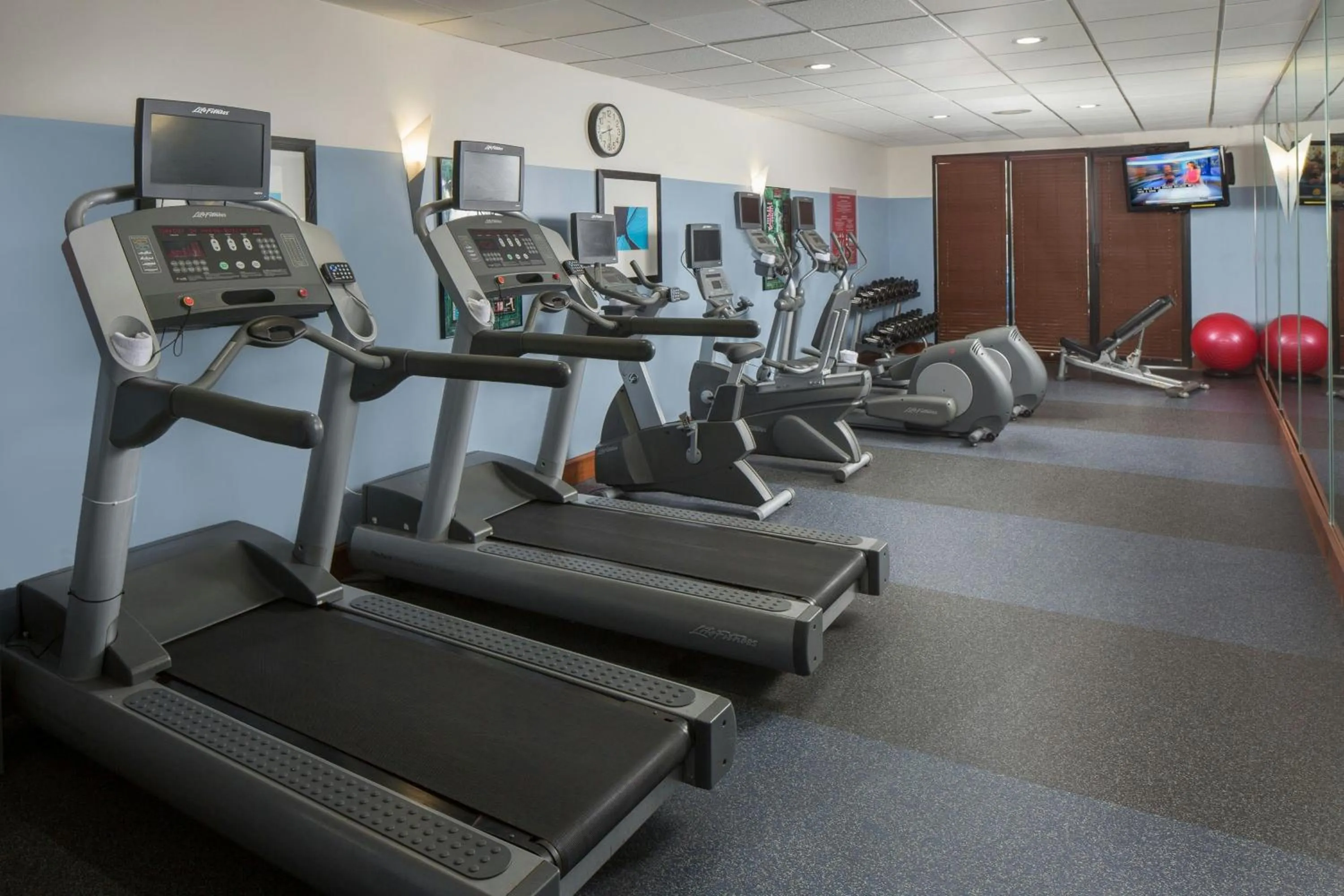 Fitness centre/facilities in Four Points by Sheraton Orlando International Drive