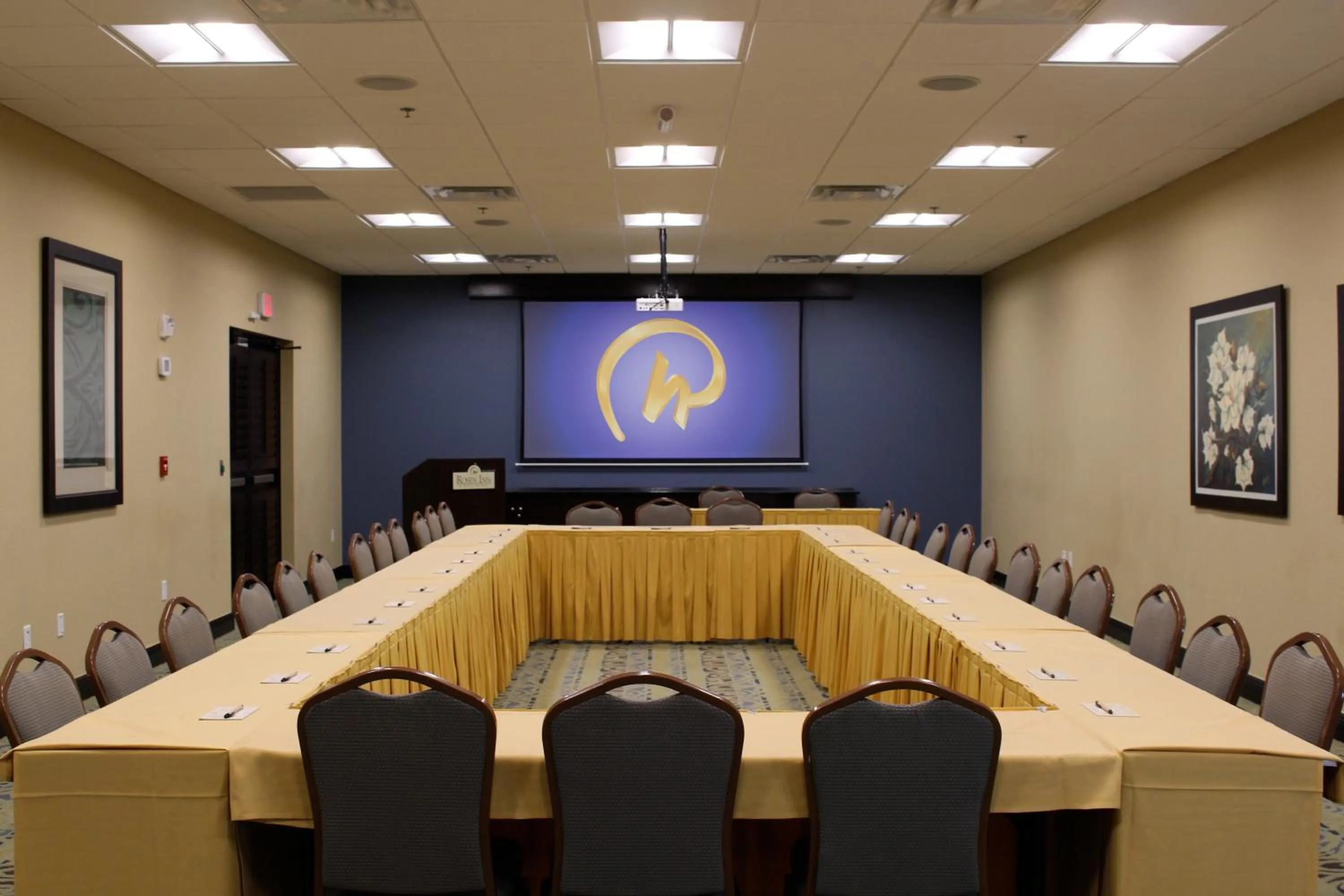 Business facilities in Rosen Inn at Pointe Orlando