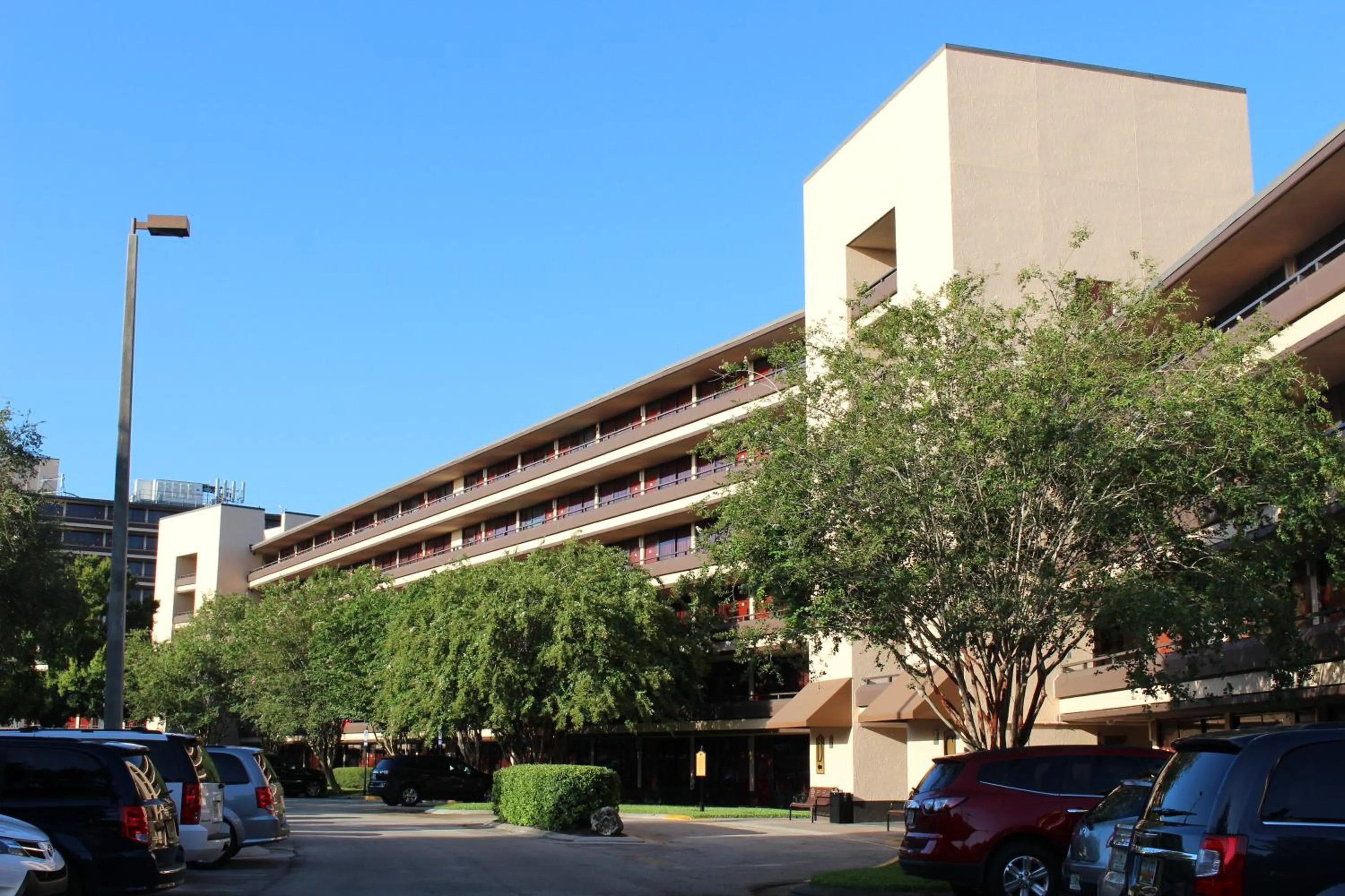 Property building in Rosen Inn at Pointe Orlando